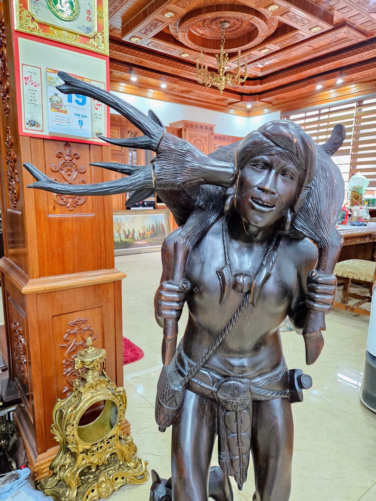 Tượng thợ săn – ảnh 2