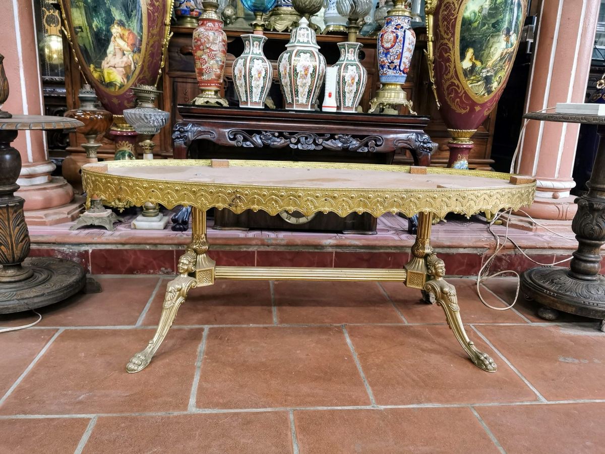 Bàn đồng 4 chân được cách điệu hình người – ảnh 1