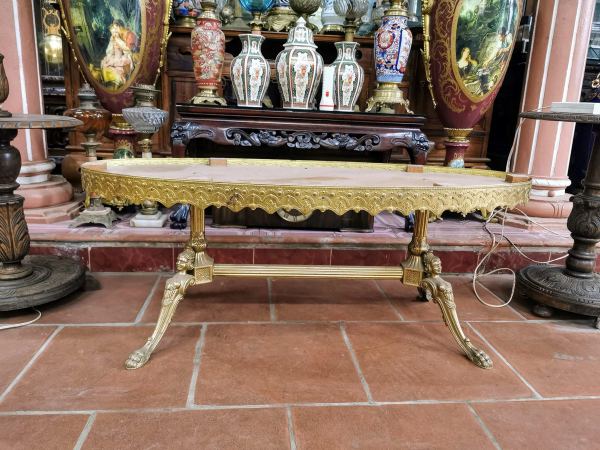 Bàn đồng 4 chân được cách điệu hình người – ảnh 1