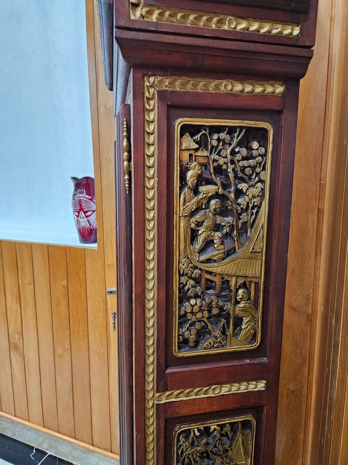 Đồng hồ tủ với phần thân bằng gỗ thịt Nhật Bản – ảnh 5