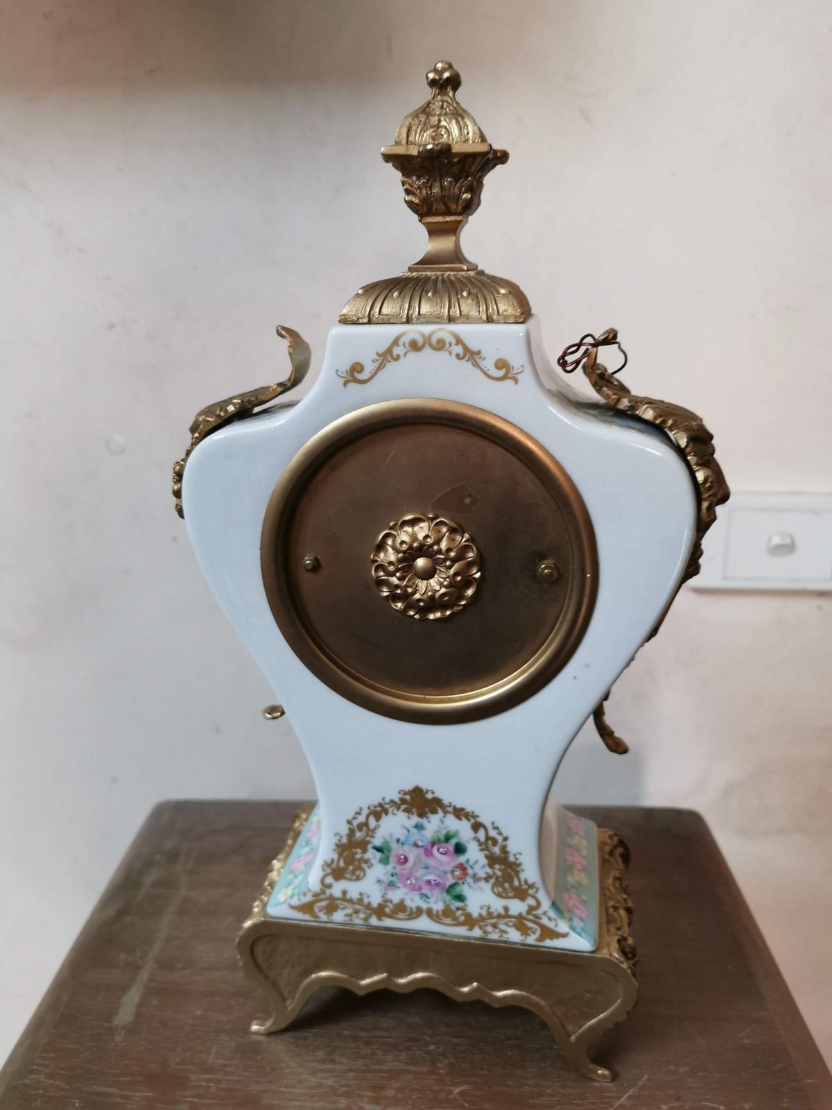 Đồng hồ để bàn sứ – ảnh 3