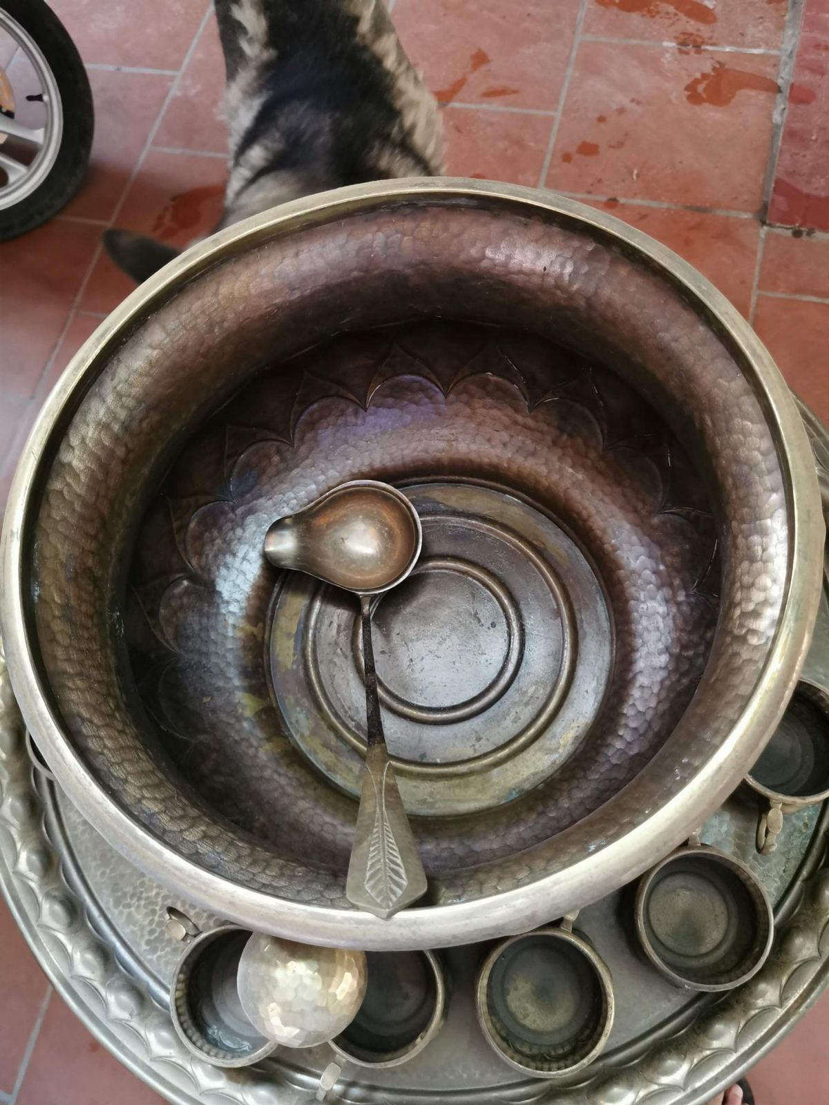 Bộ Âu Đồng và 12 Chén Đồng – ảnh 3