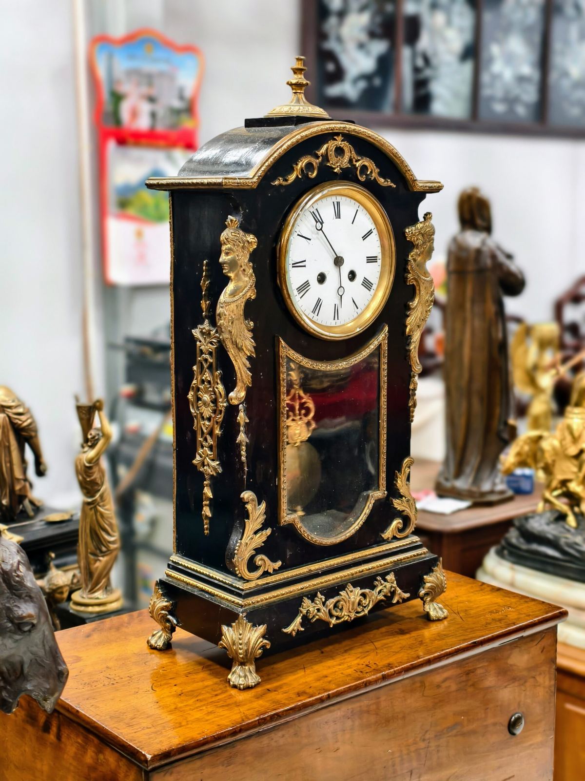 Một chiếc đồng hồ để bàn phong cách Boulle Pháp – ảnh 3