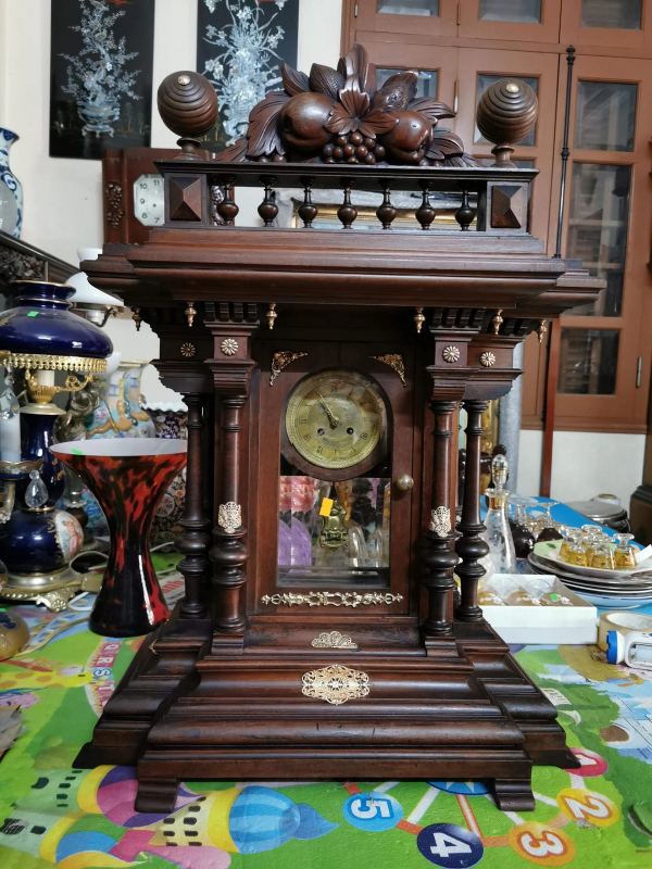 Đồng hồ để bàn Đức mô phỏng kiến trúc tòa thị chính – ảnh 1