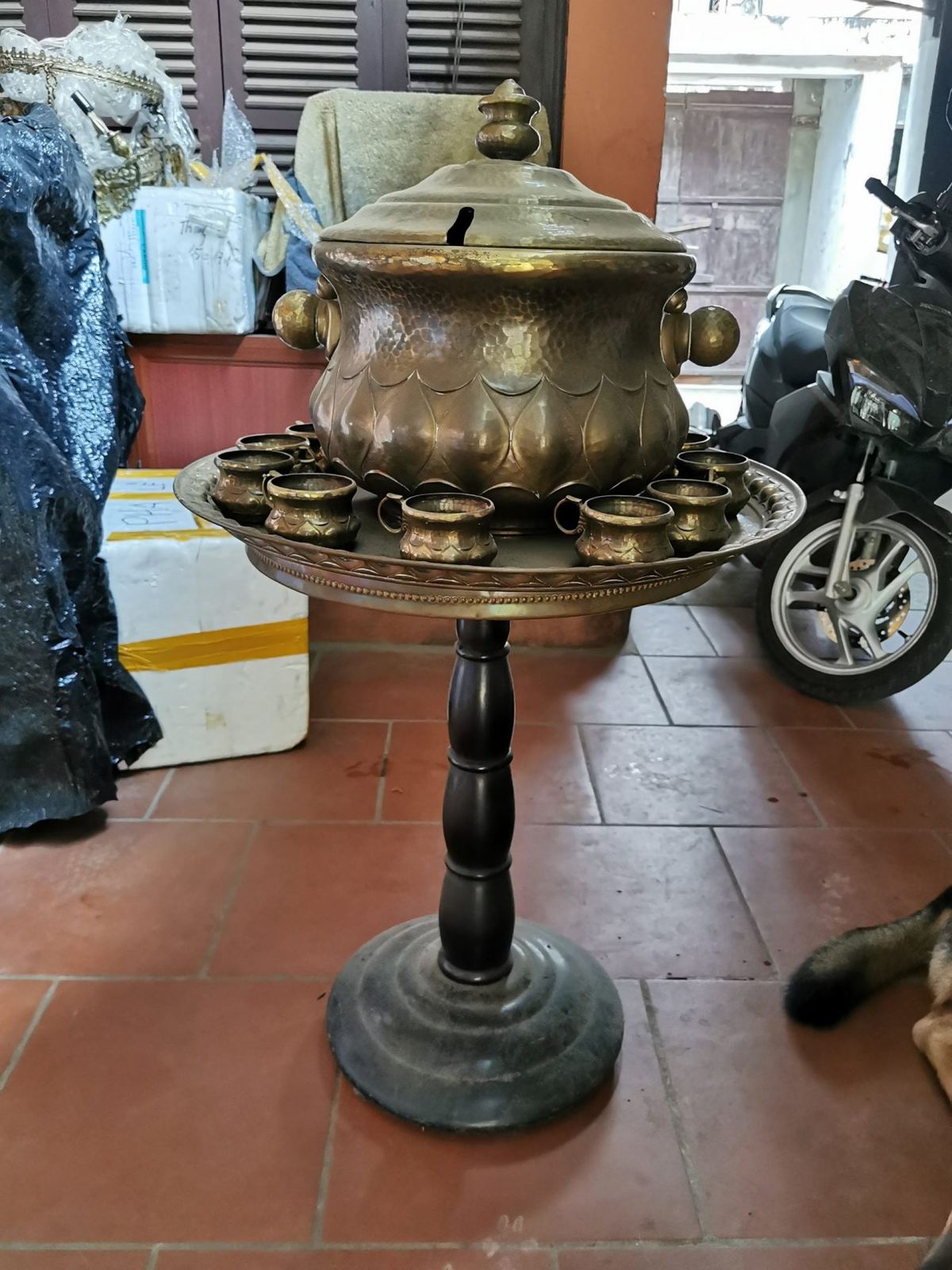 Bộ Âu Đồng và 12 Chén Đồng – ảnh 1