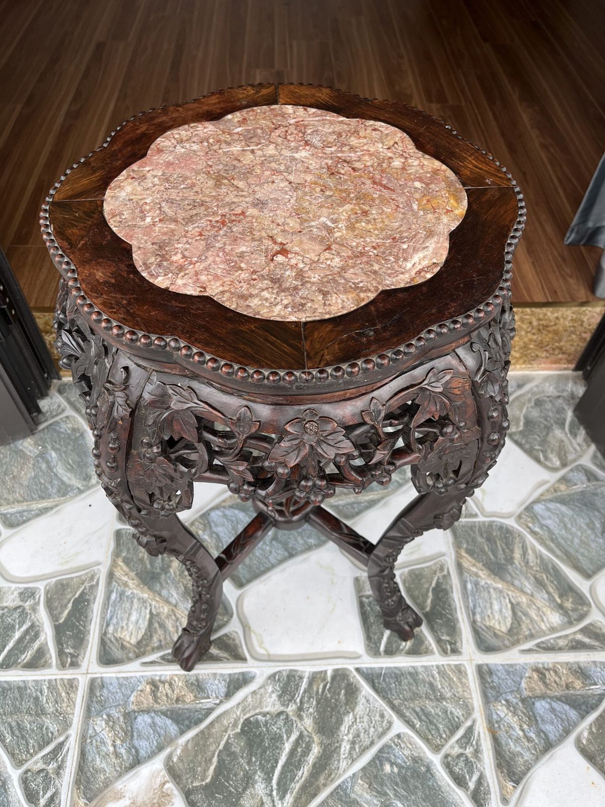 Đôn gỗ mặt đá – ảnh 2