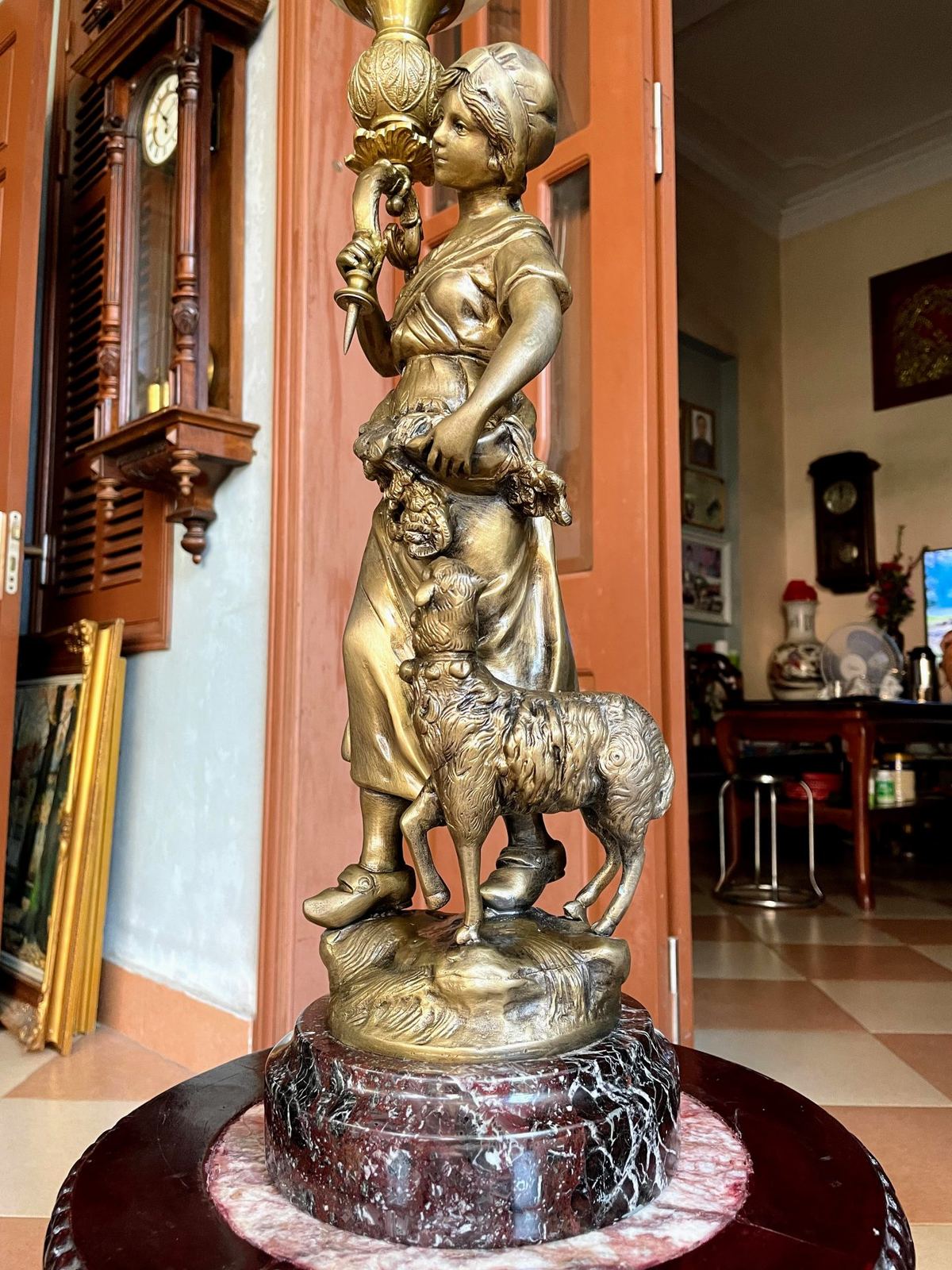 Đèn tượng cô gái chăn cừu – ảnh 4