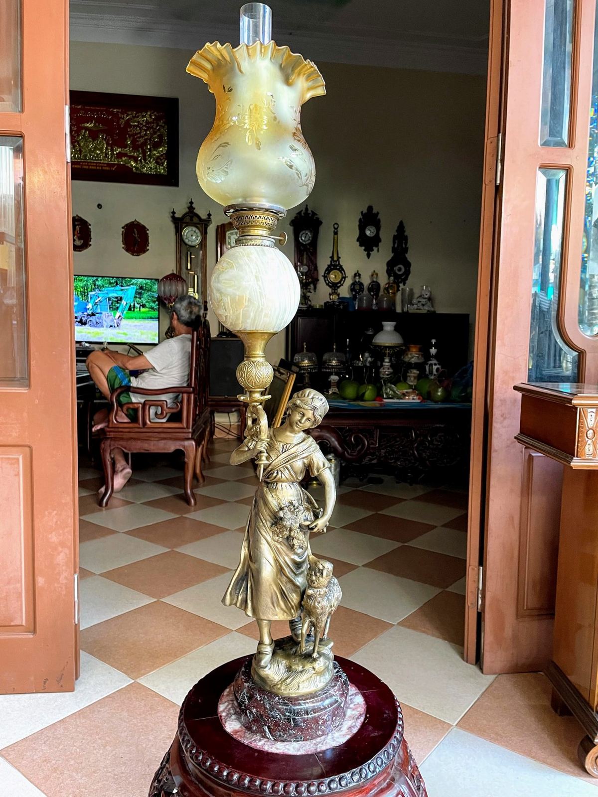 Đèn tượng cô gái chăn cừu – ảnh 1