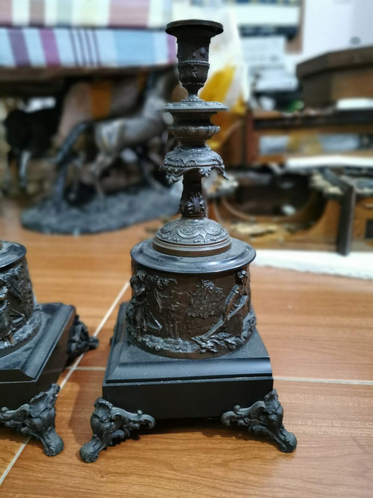 Đôi chân nến cổ – ảnh 2