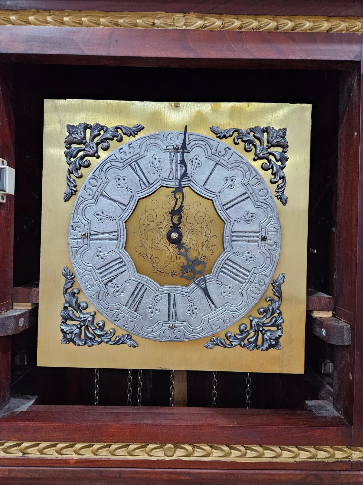 Đồng hồ tủ với phần thân bằng gỗ thịt Nhật Bản – ảnh 2