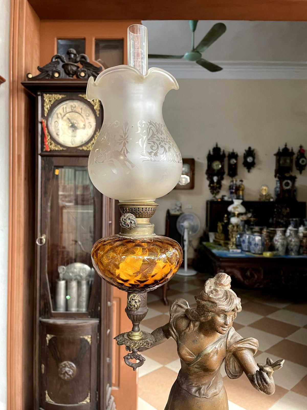 Đèn dầu tượng để bàn Pháp – ảnh 6