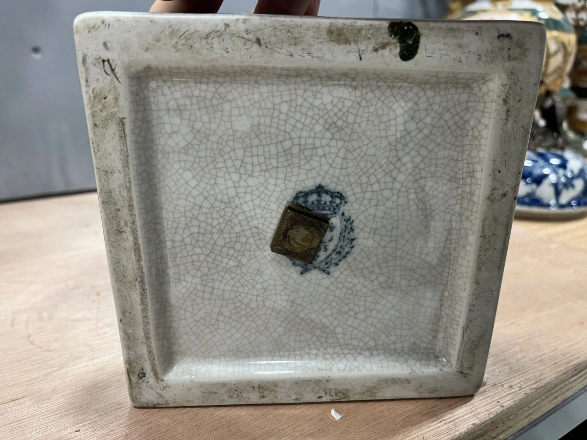 Cặp cúp sứ Bỉ – ảnh 10