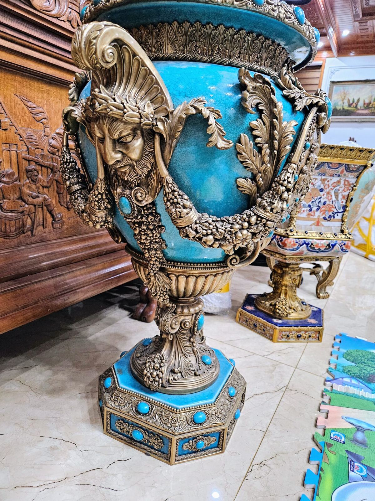 Một chiếc cúp sứ – ảnh 4