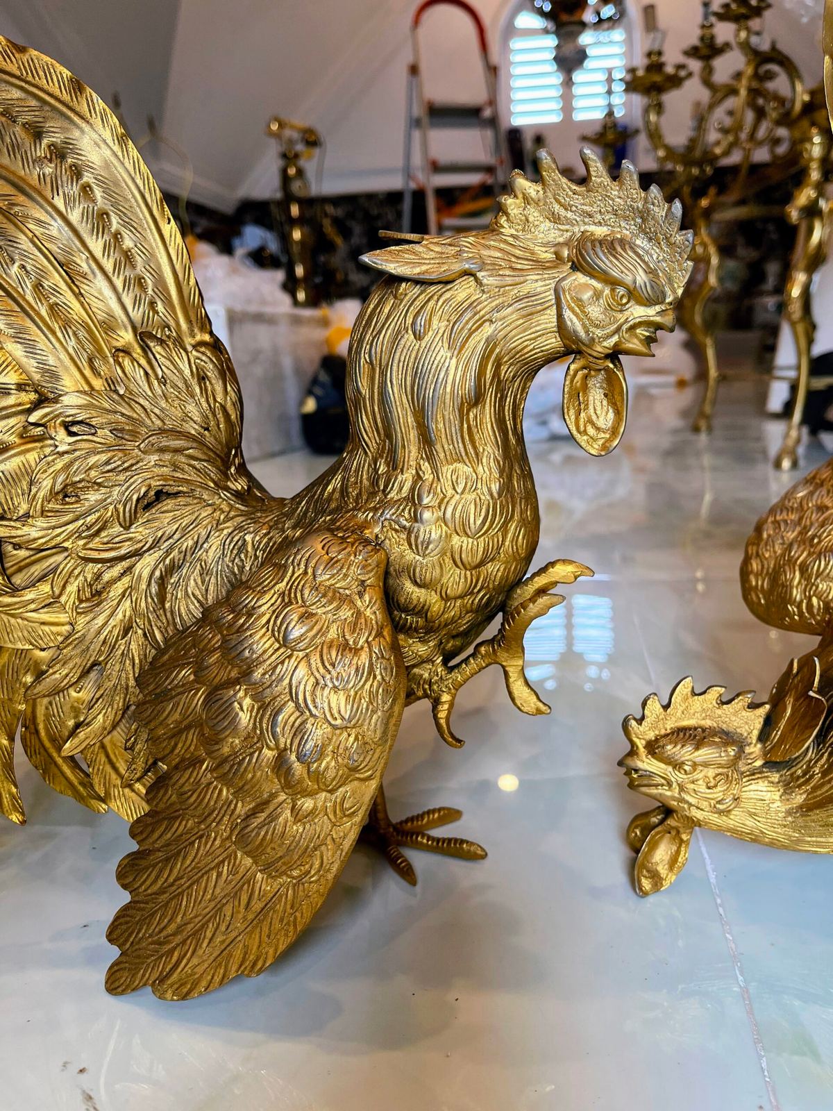 Cặp gà bằng đồng – ảnh 3