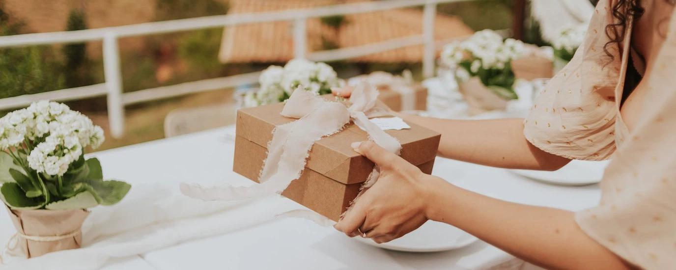 21 Thoughtful Hostess Gifts That Always Impress