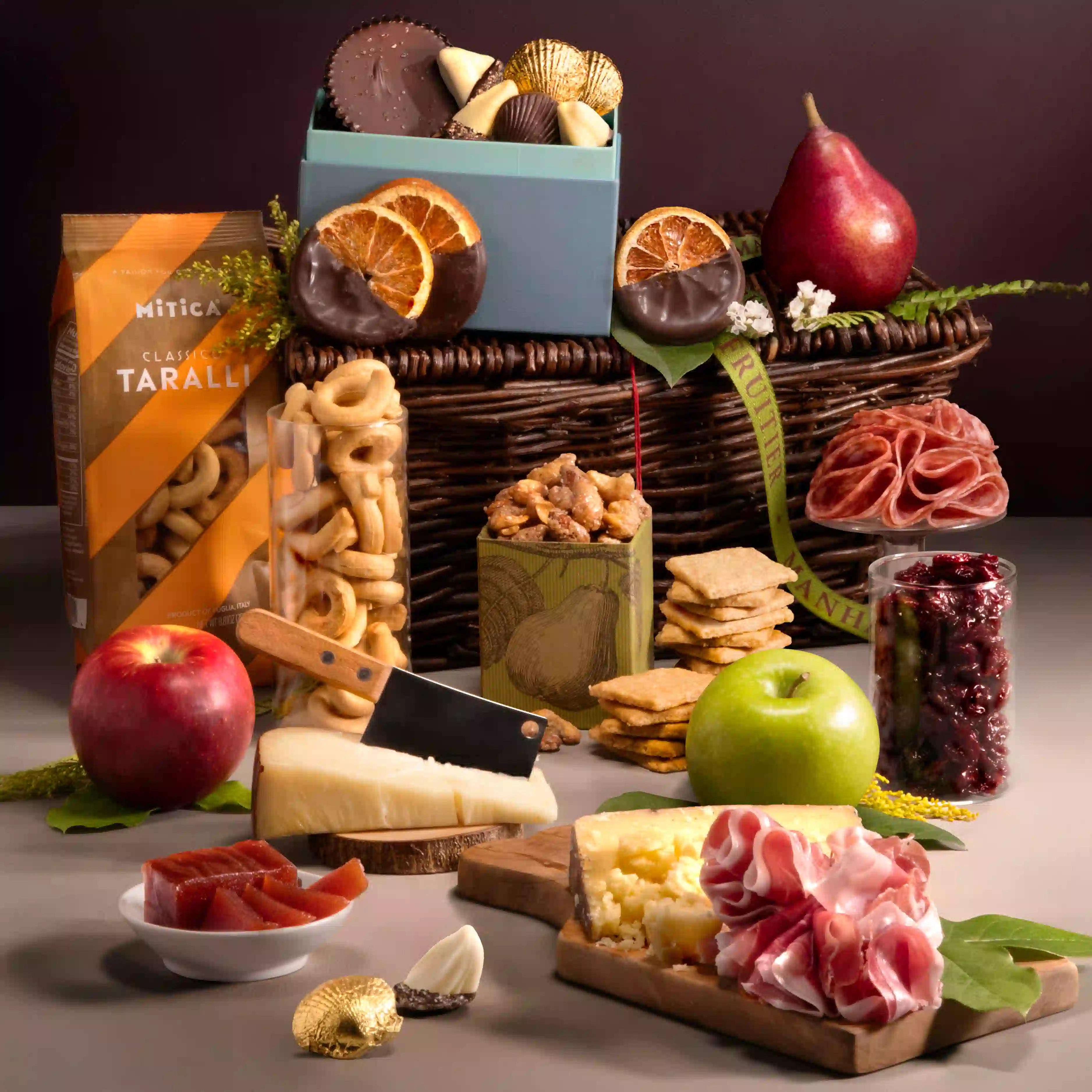 Manhattan Fruitier Holiday Hamper