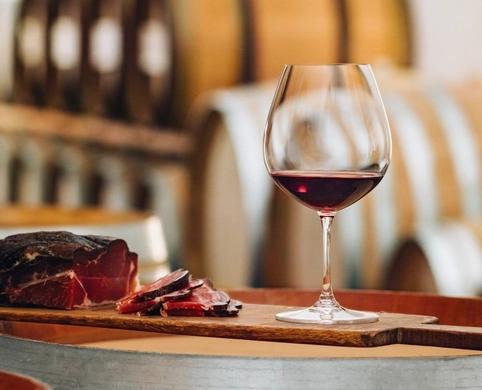 Riedel Vinum Pinot Noir glass