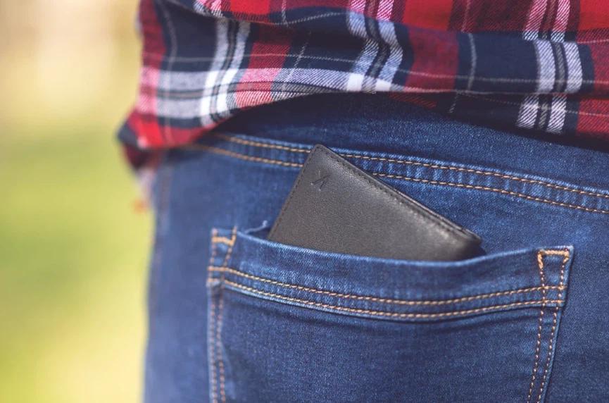 Engraved leather wallet for men