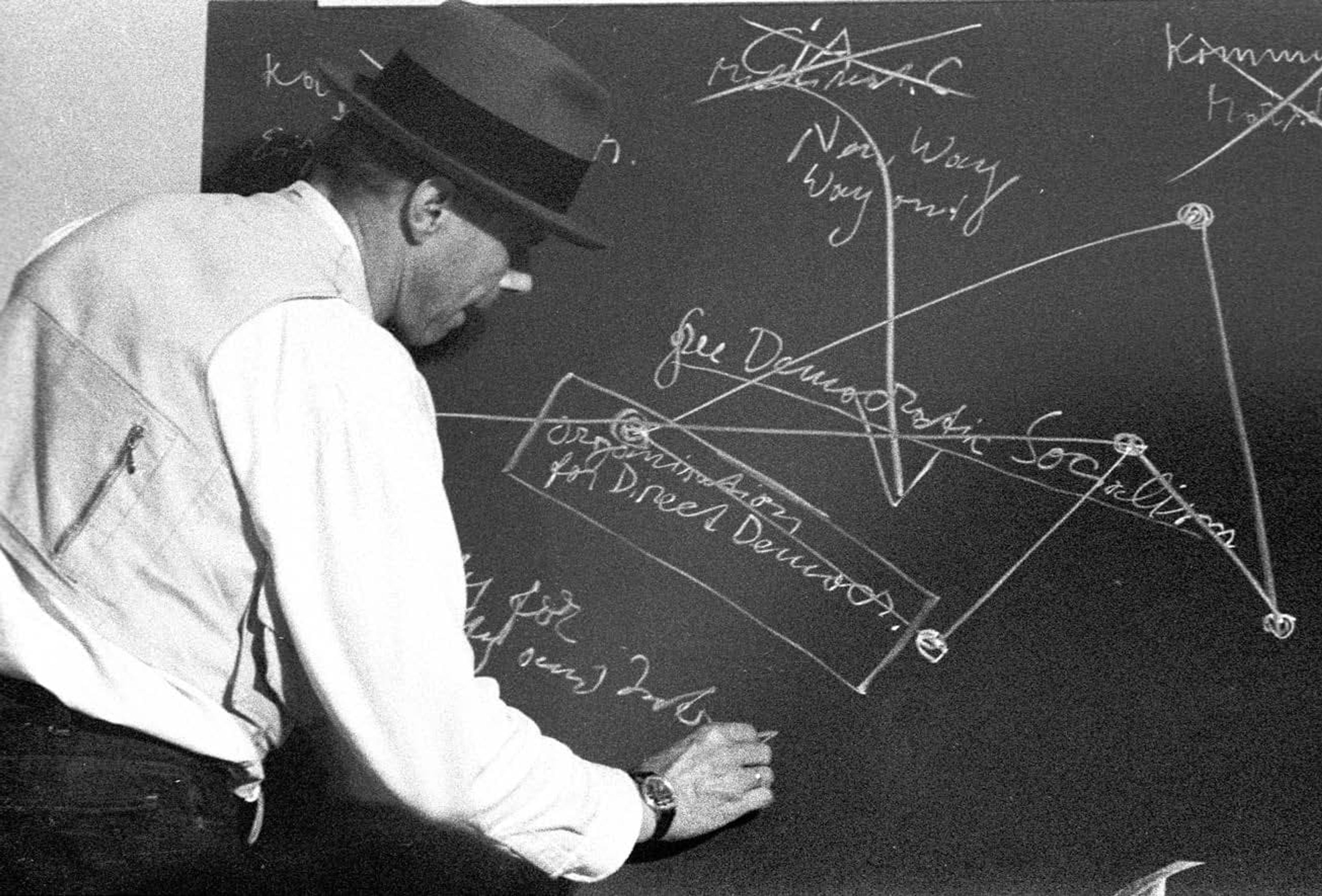 Messenger of italian wine design in the world.