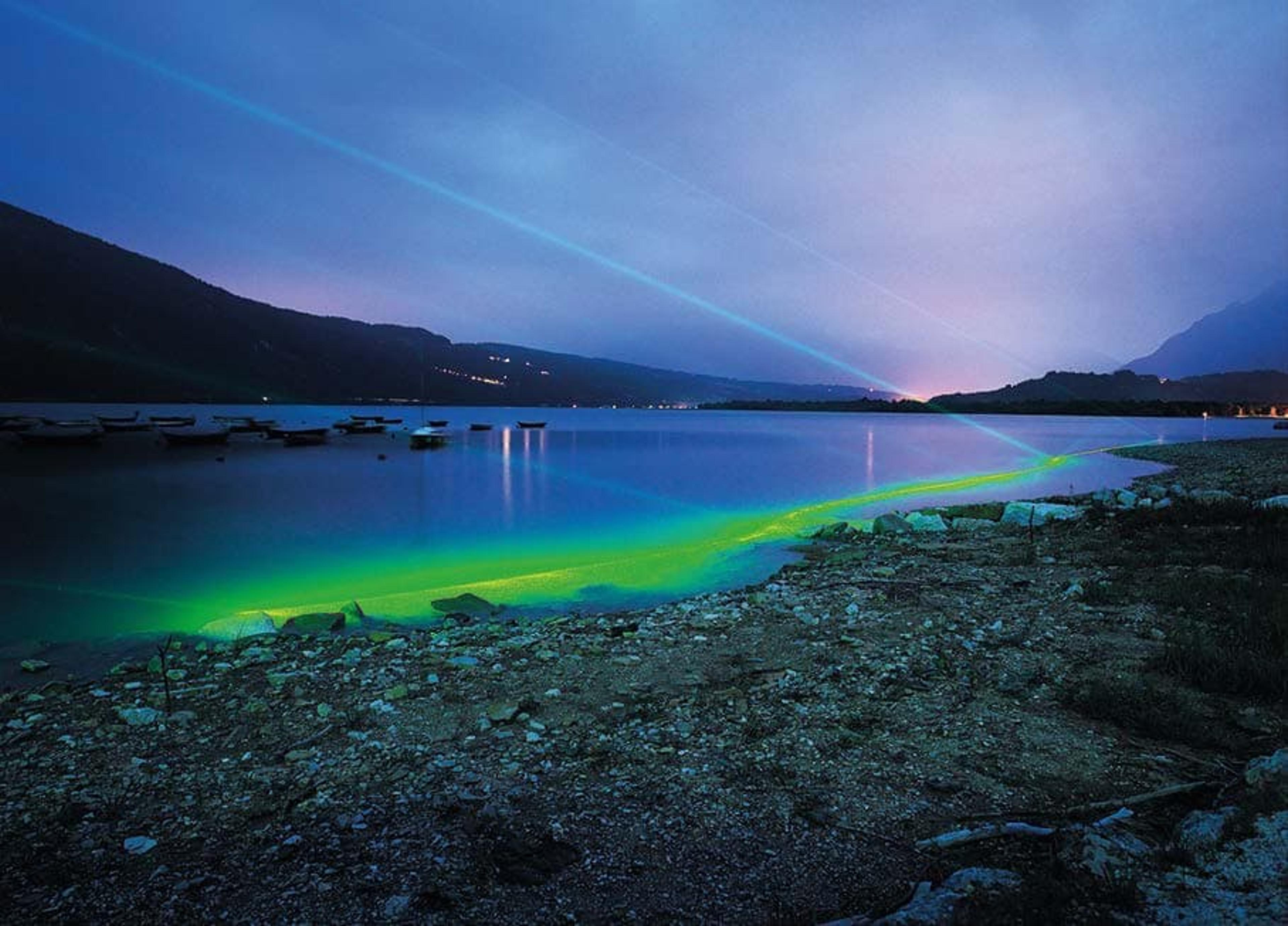 Messenger of italian wine design in the world.