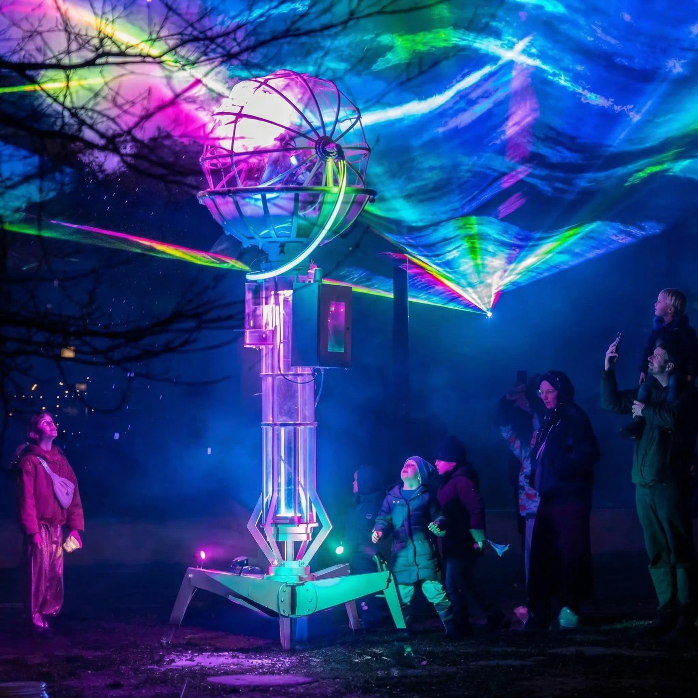 Bubbeltoren met gekleurde lasers en rookbellen