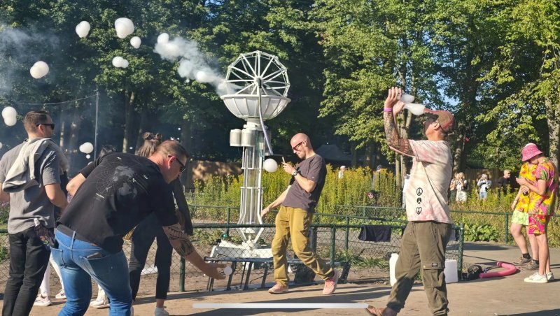 Bubbels en lasers sfeerbeeld 5