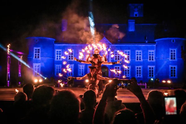 Vuurshow op jouw bedrijfsfeest: de complete gids