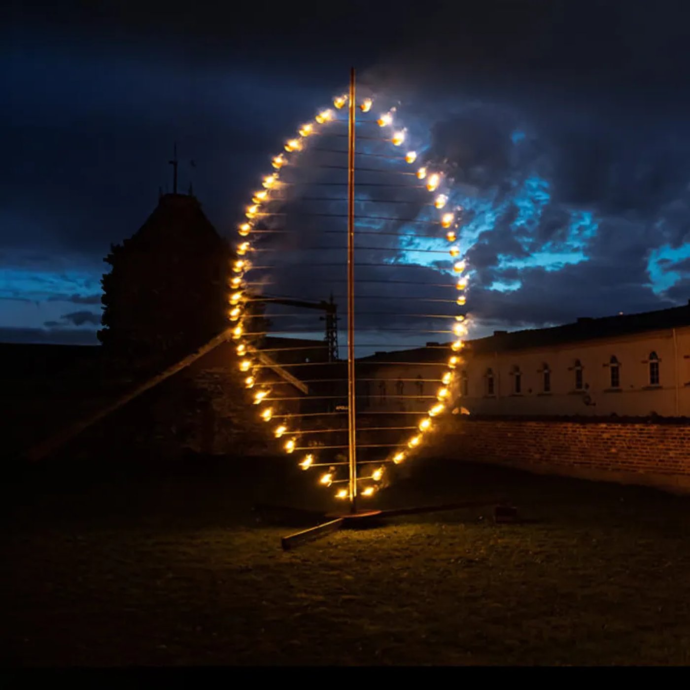 Vuurdecoratie, sfeervol metalen kunstwerk met kaarsen