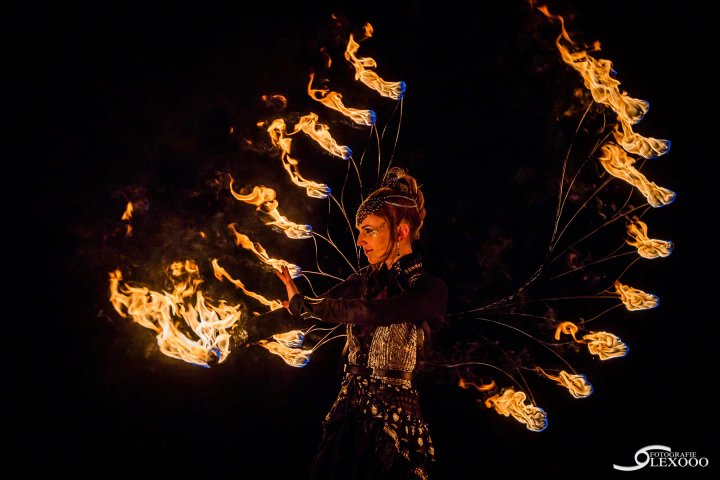 Vuur dansers sfeerbeeld 17