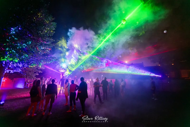 Bubbels en lasers sfeerbeeld 1
