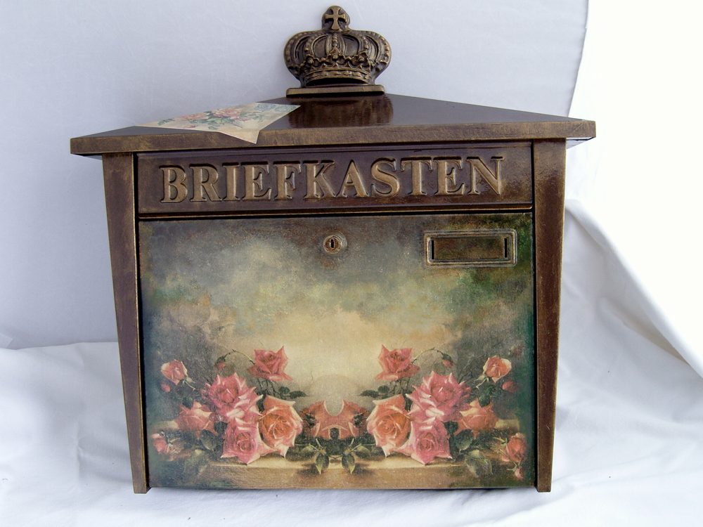 Rose Themed Mailbox