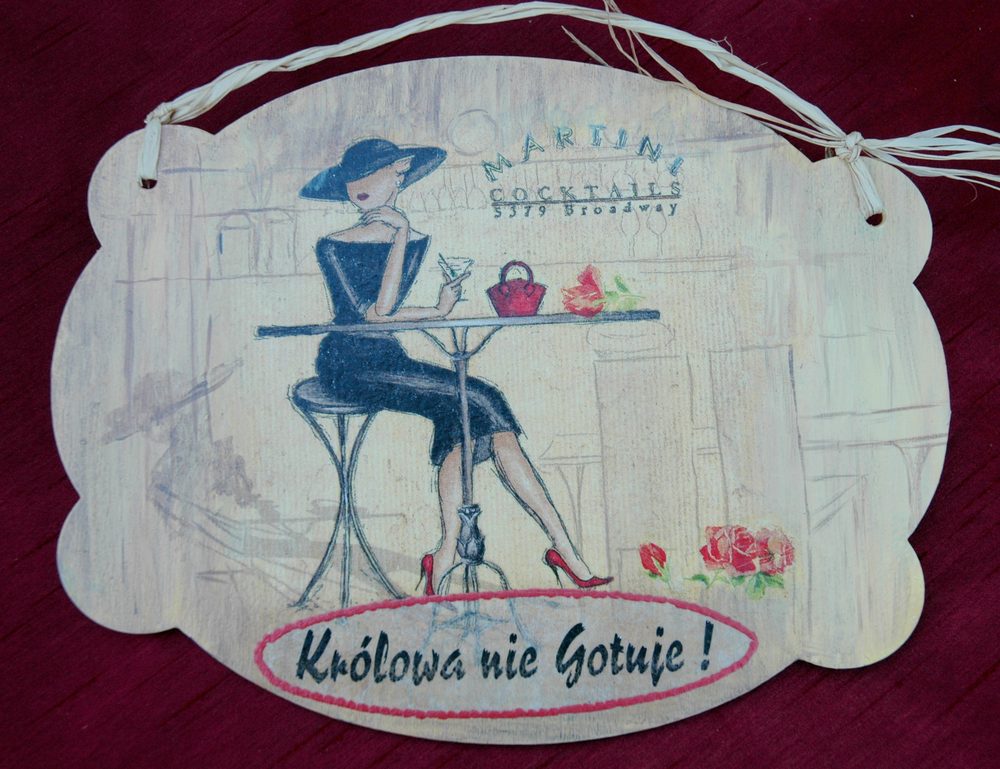The Queen Does Not Cook Sign