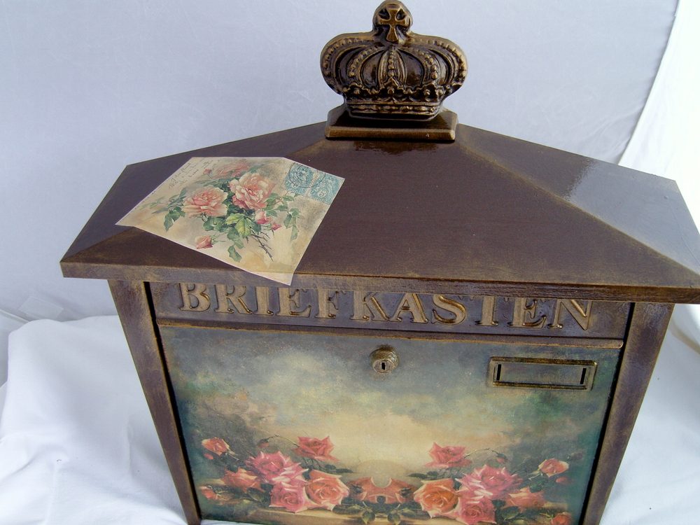 Rose Themed Mailbox