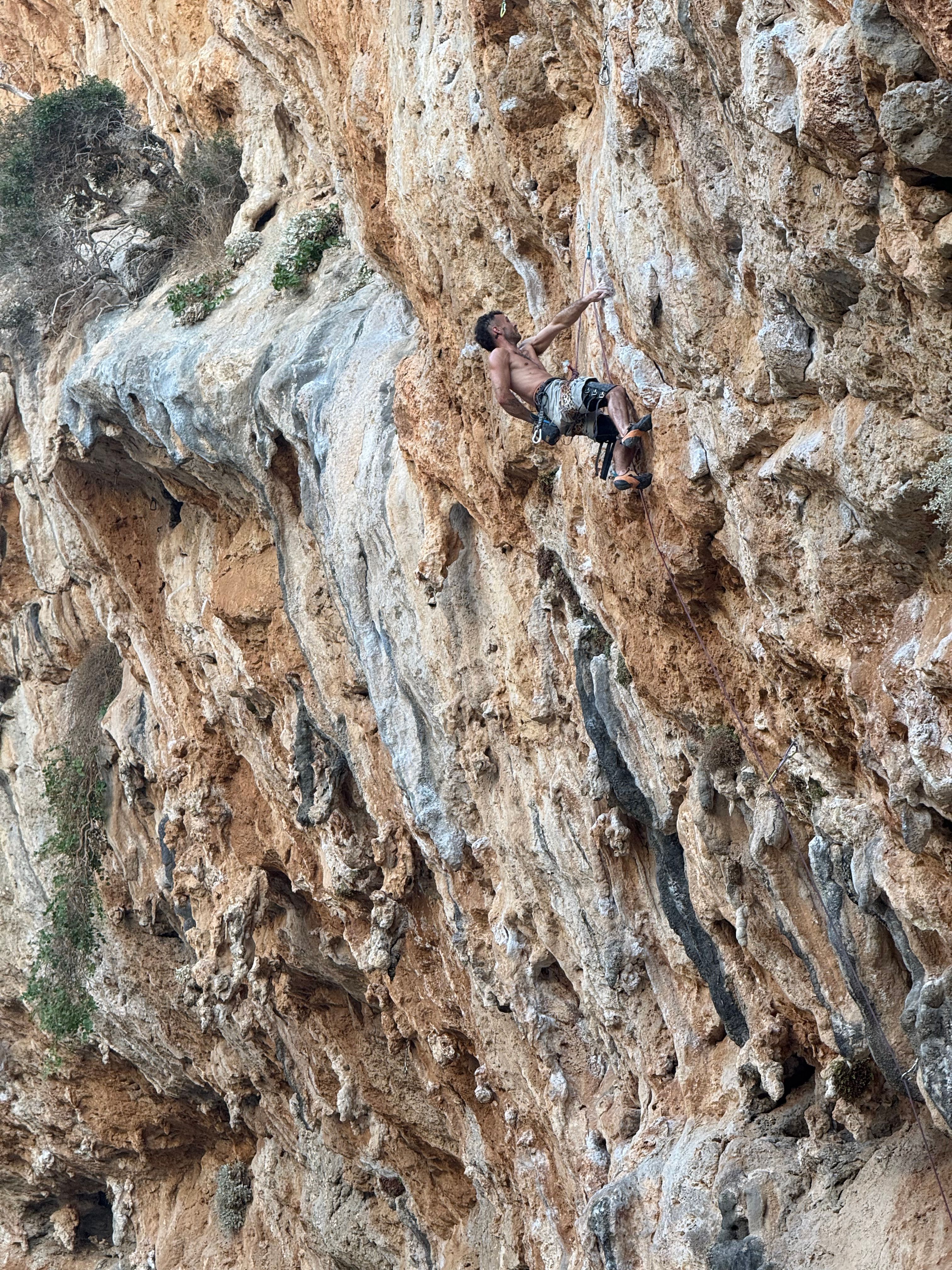 Eder Lomba climbing — photo 17