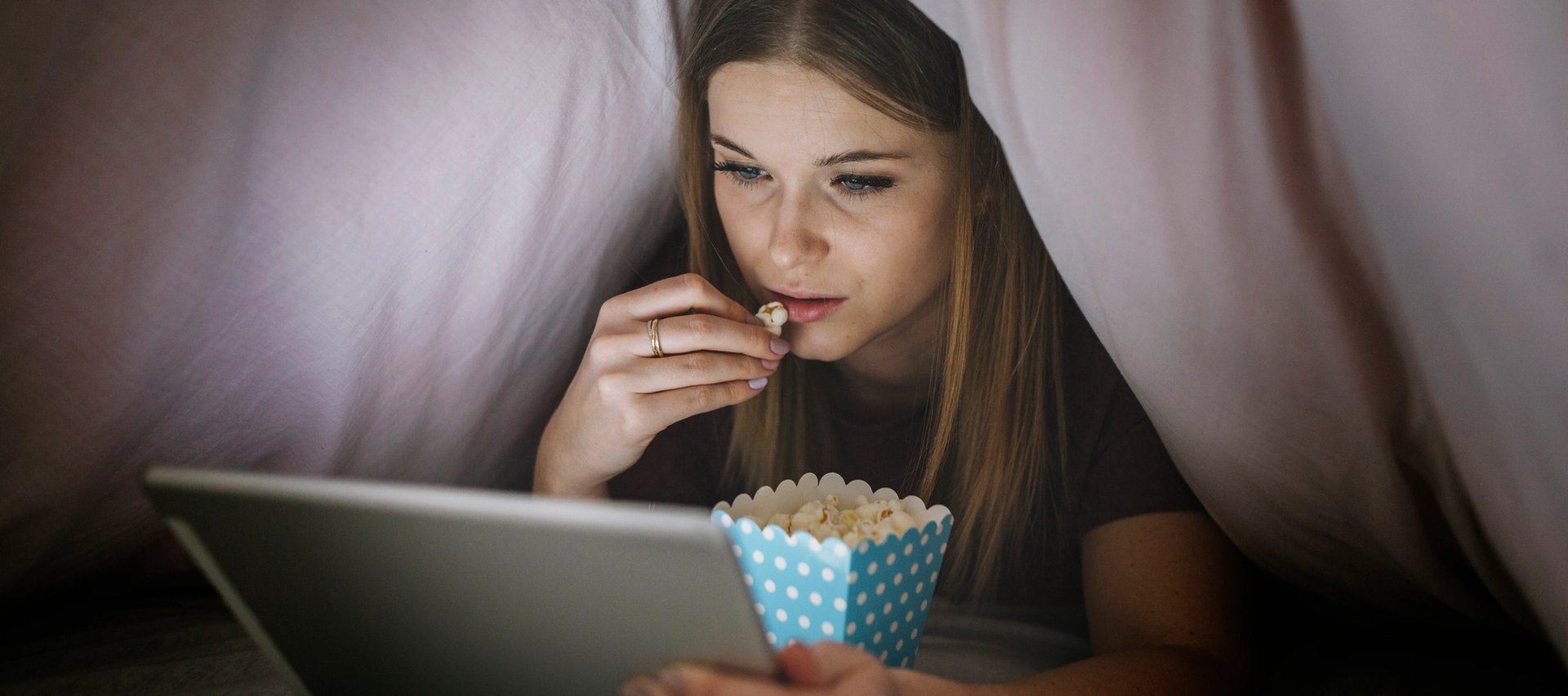 Top 10 des séries 2025 sur Netflix, Disney+ et Canal+ pour apprendre l’anglais facilement