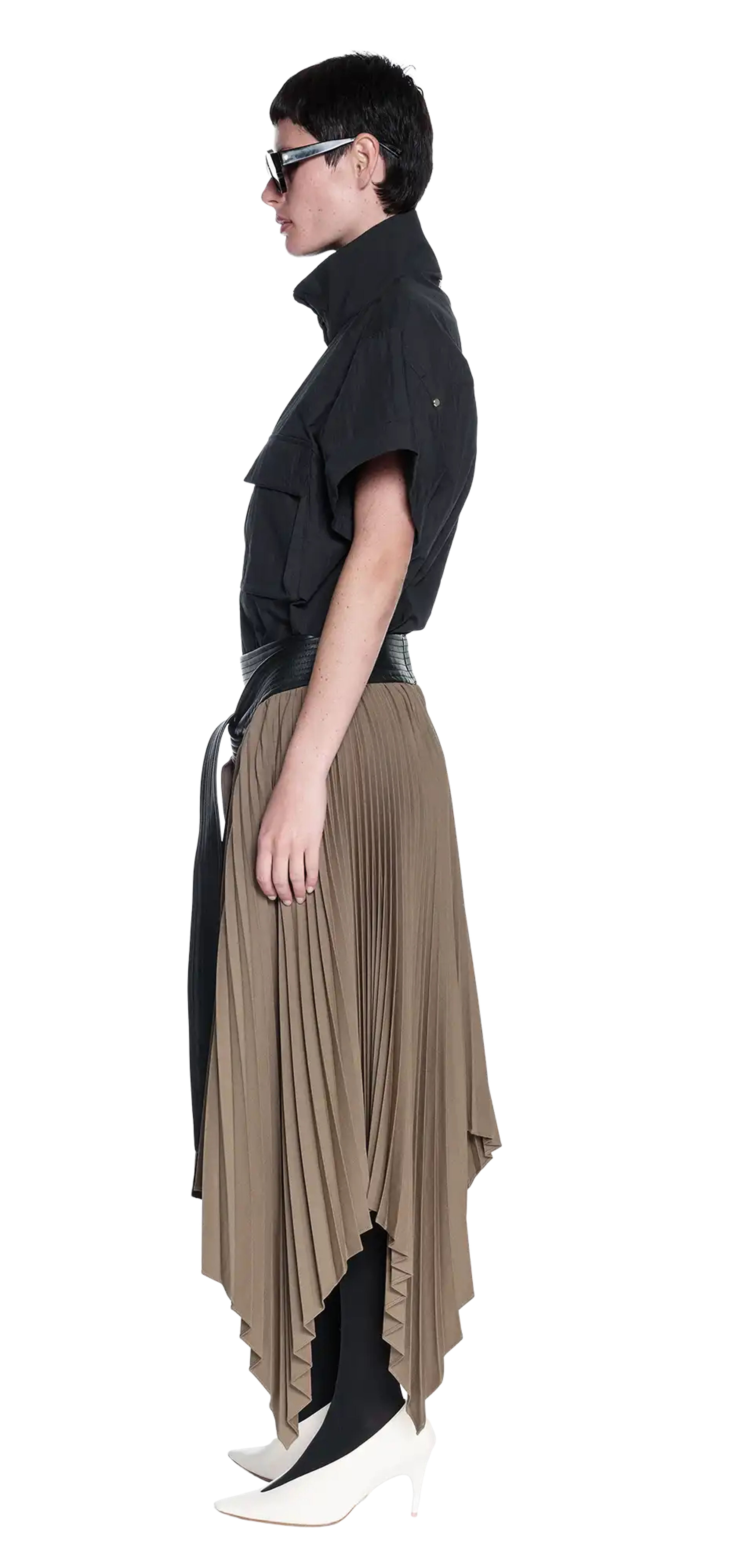 panel-pleat-skirt-camel character left view