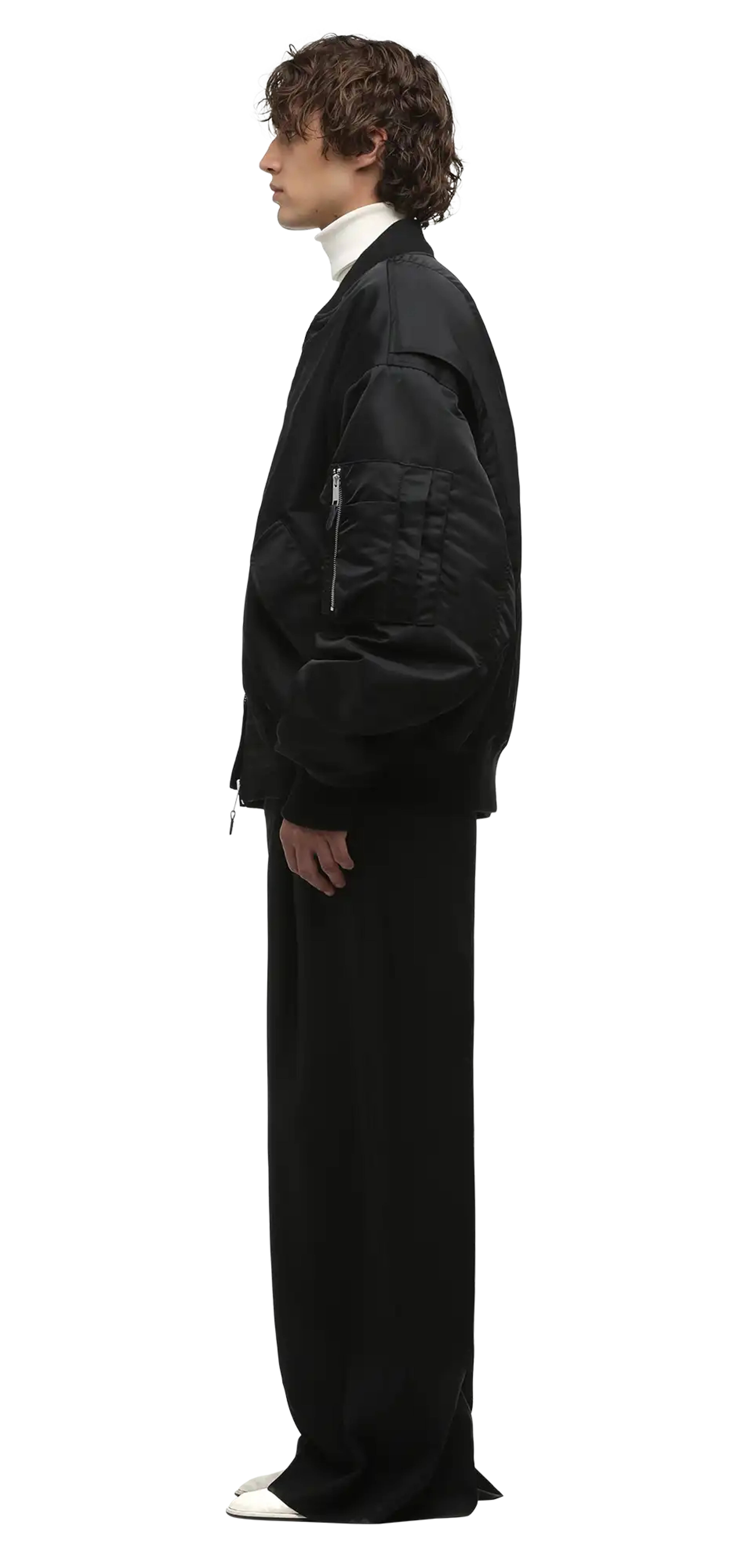 broad-bomber-oil character left view