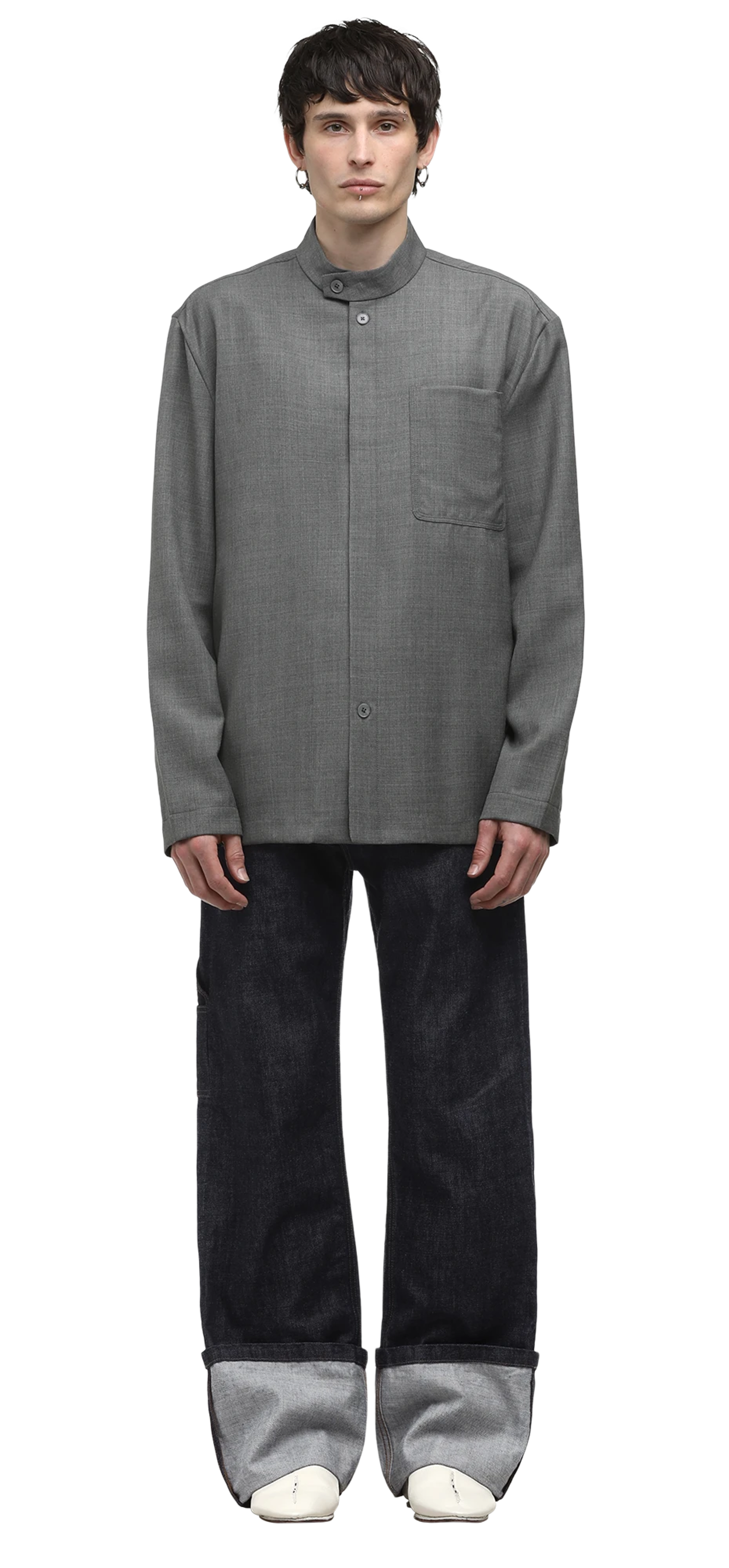 rosa-shirt-grey character front view