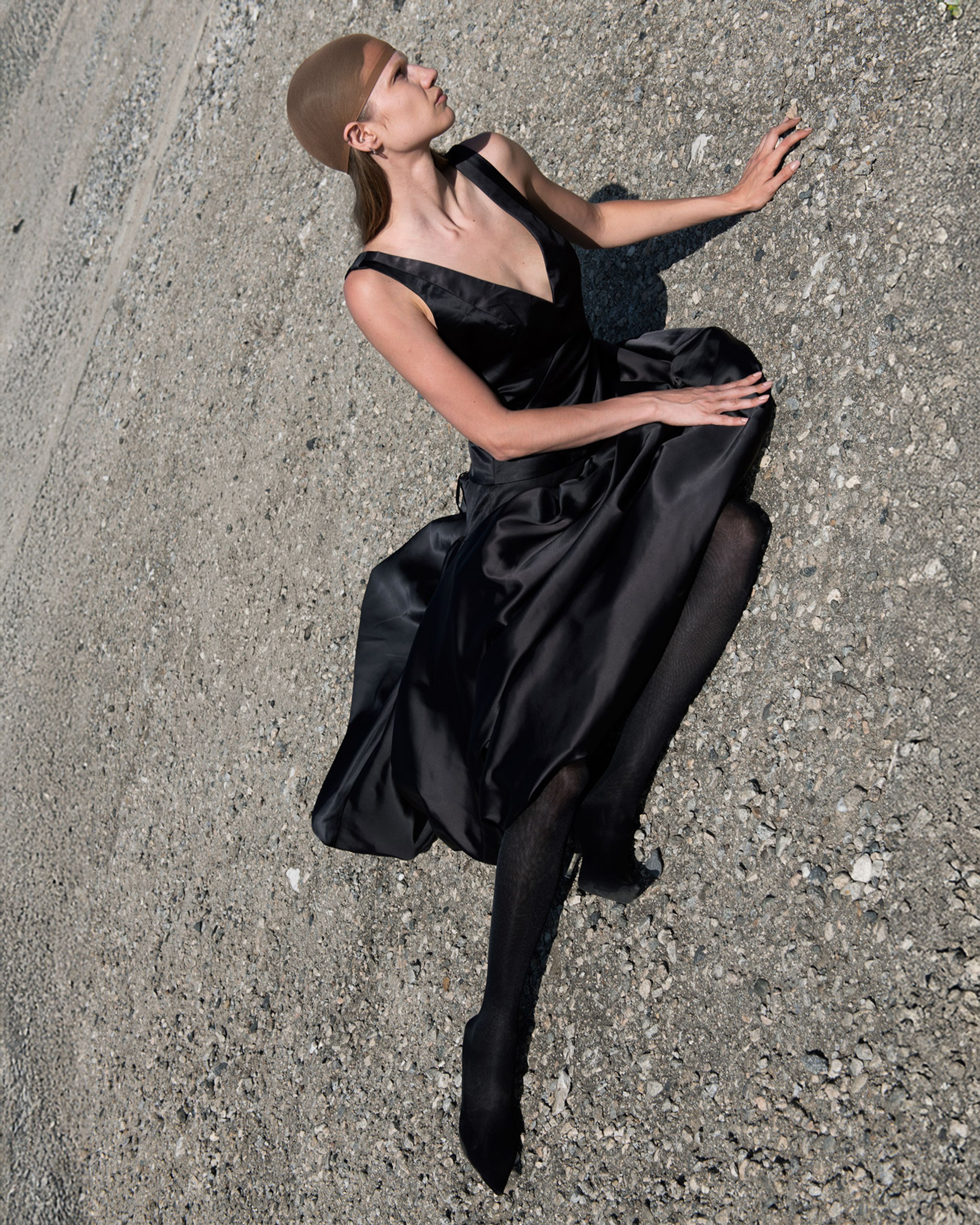 Peak Top Black Glaze - Image 1