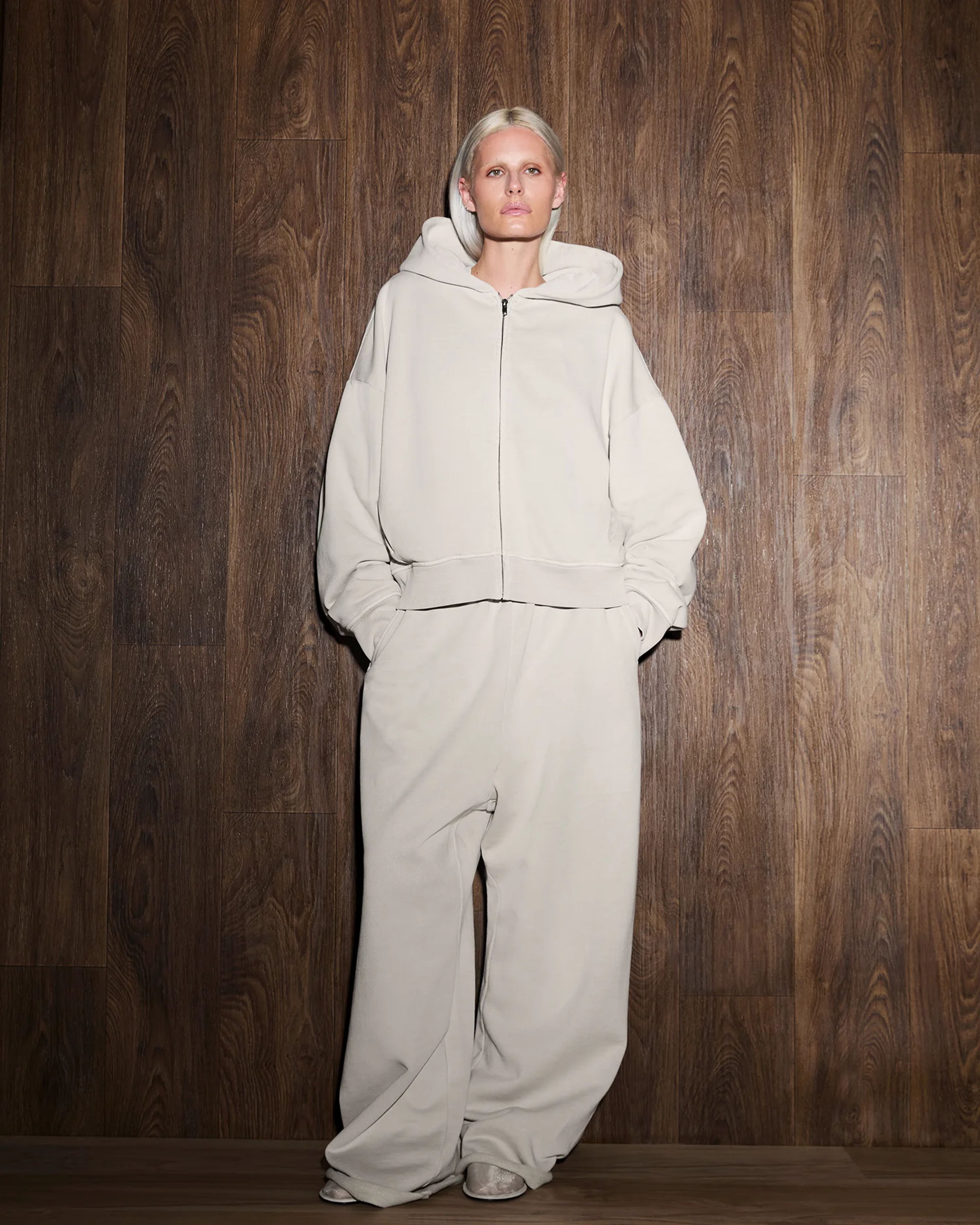 Thermal Hood Off White - Image 3