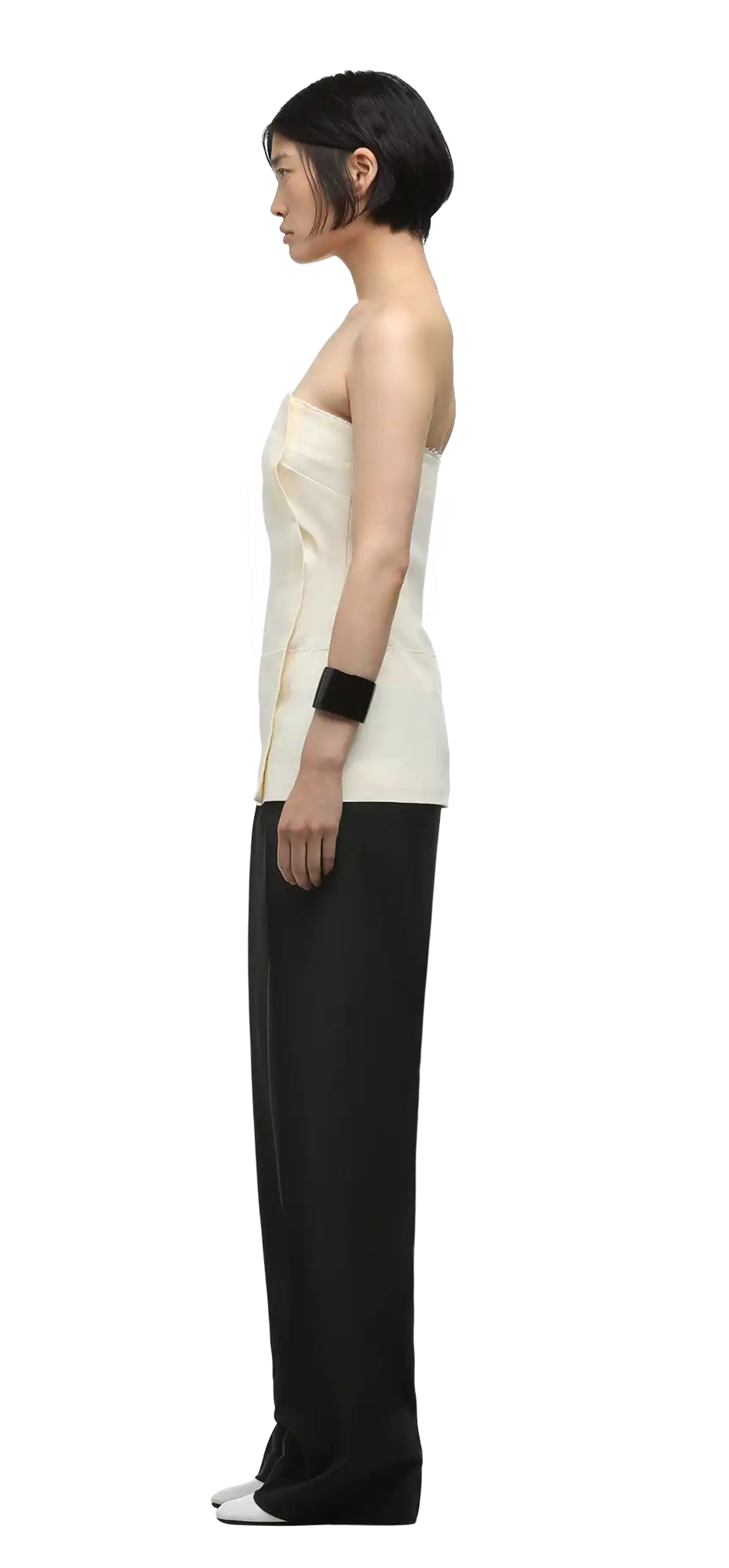 raw-tube-off-white character left view