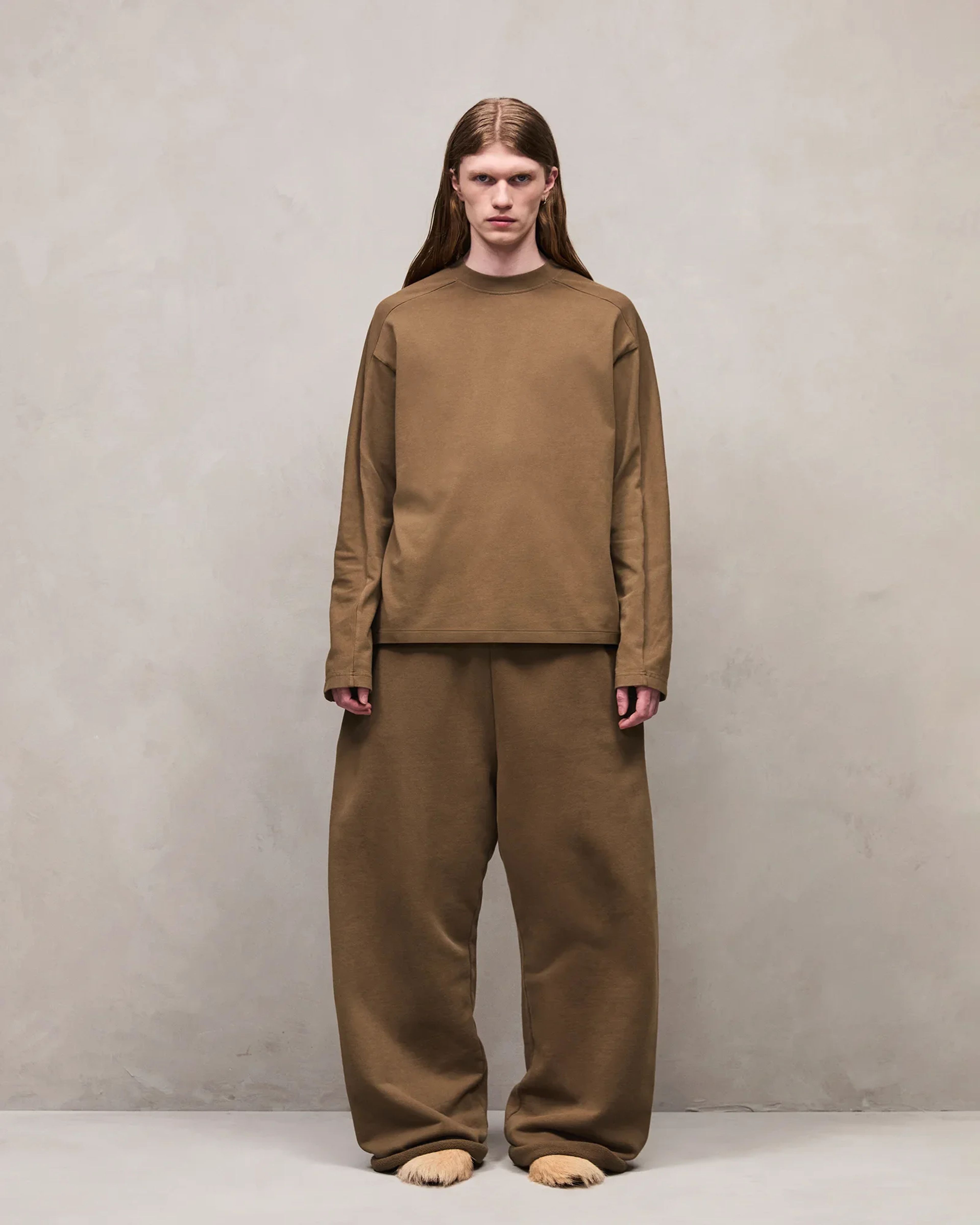 heavy-long-sleeve-dune photo model