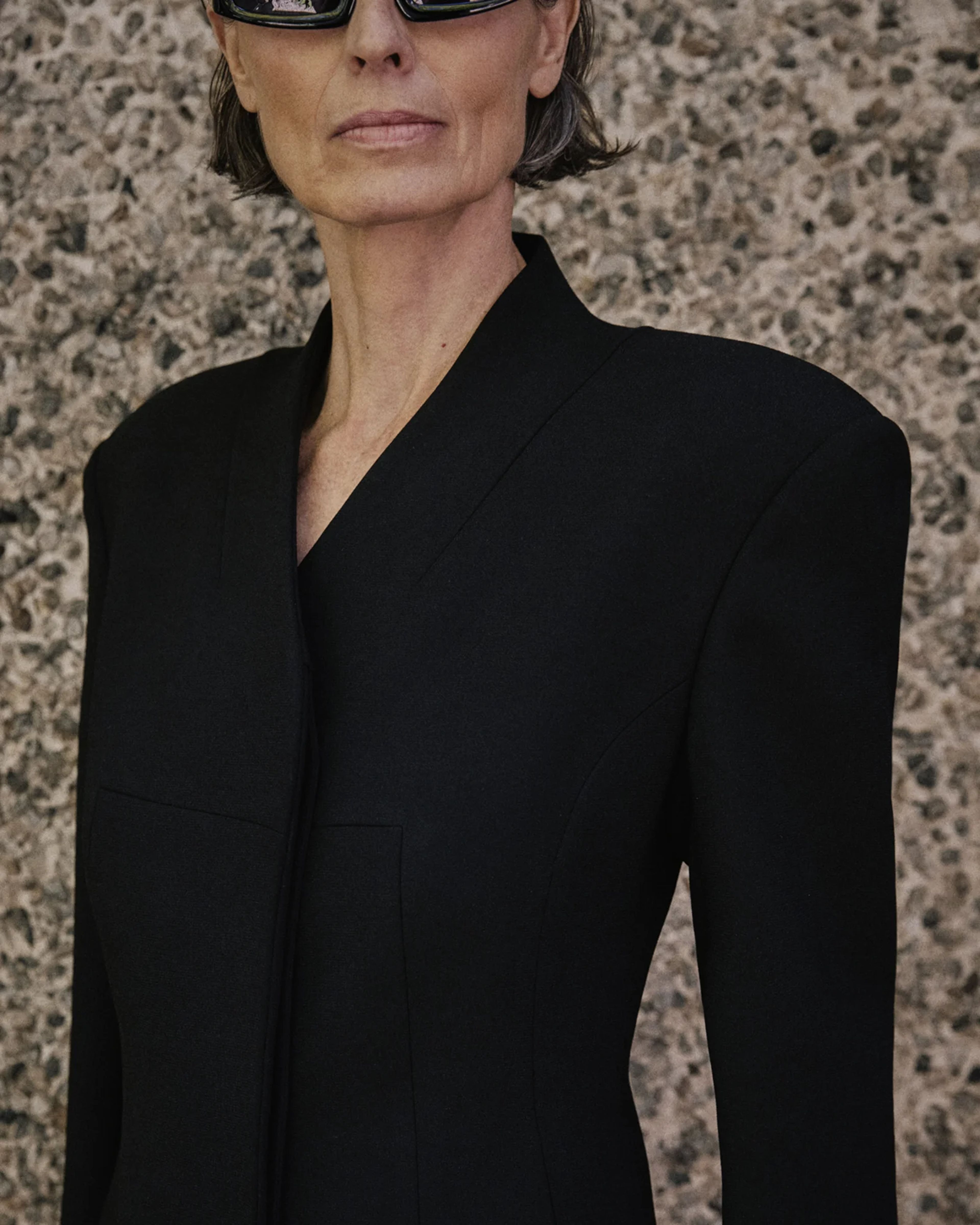 Hourglass Coat Black - Image 5