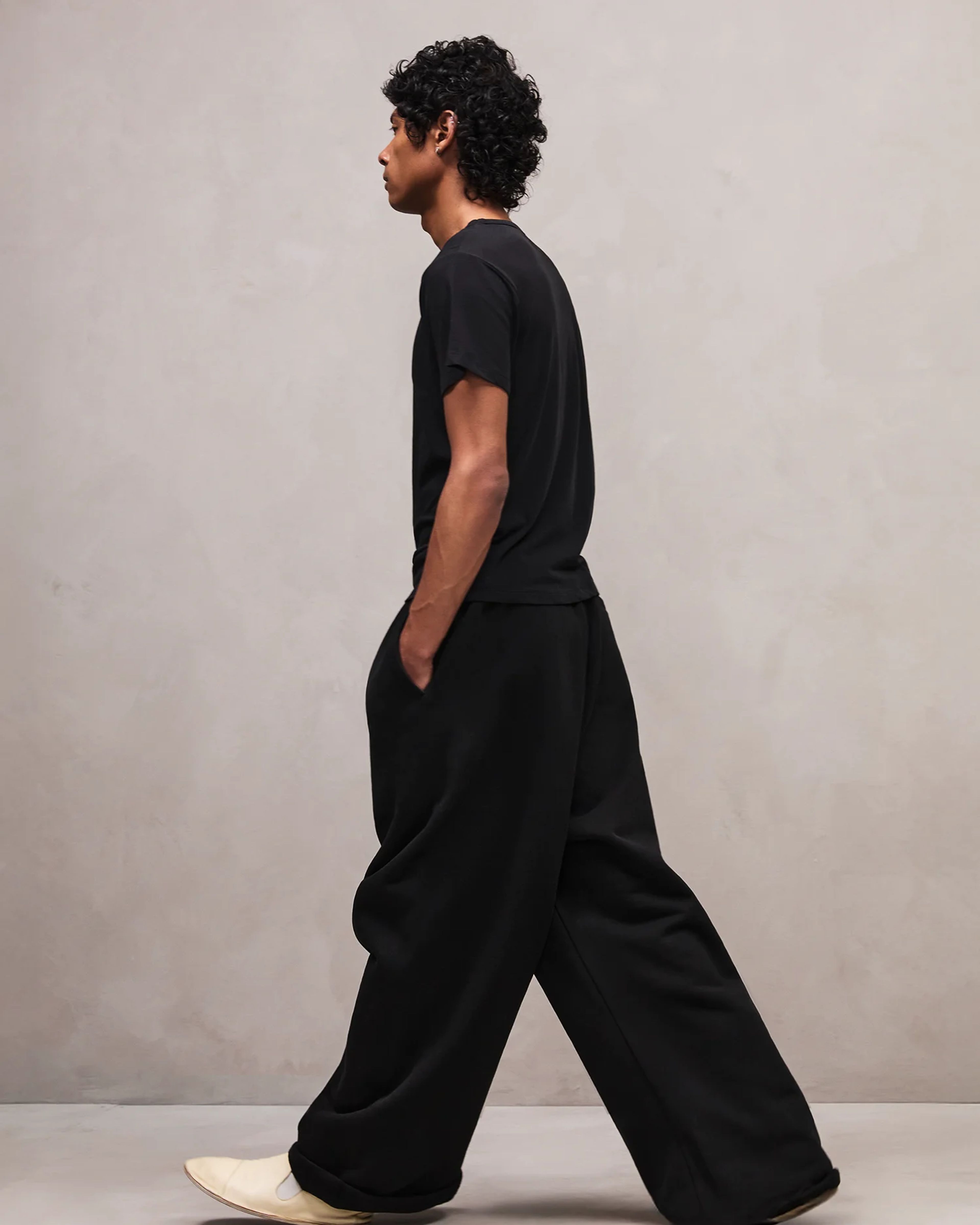 Full Sweatpant Black - Image 4