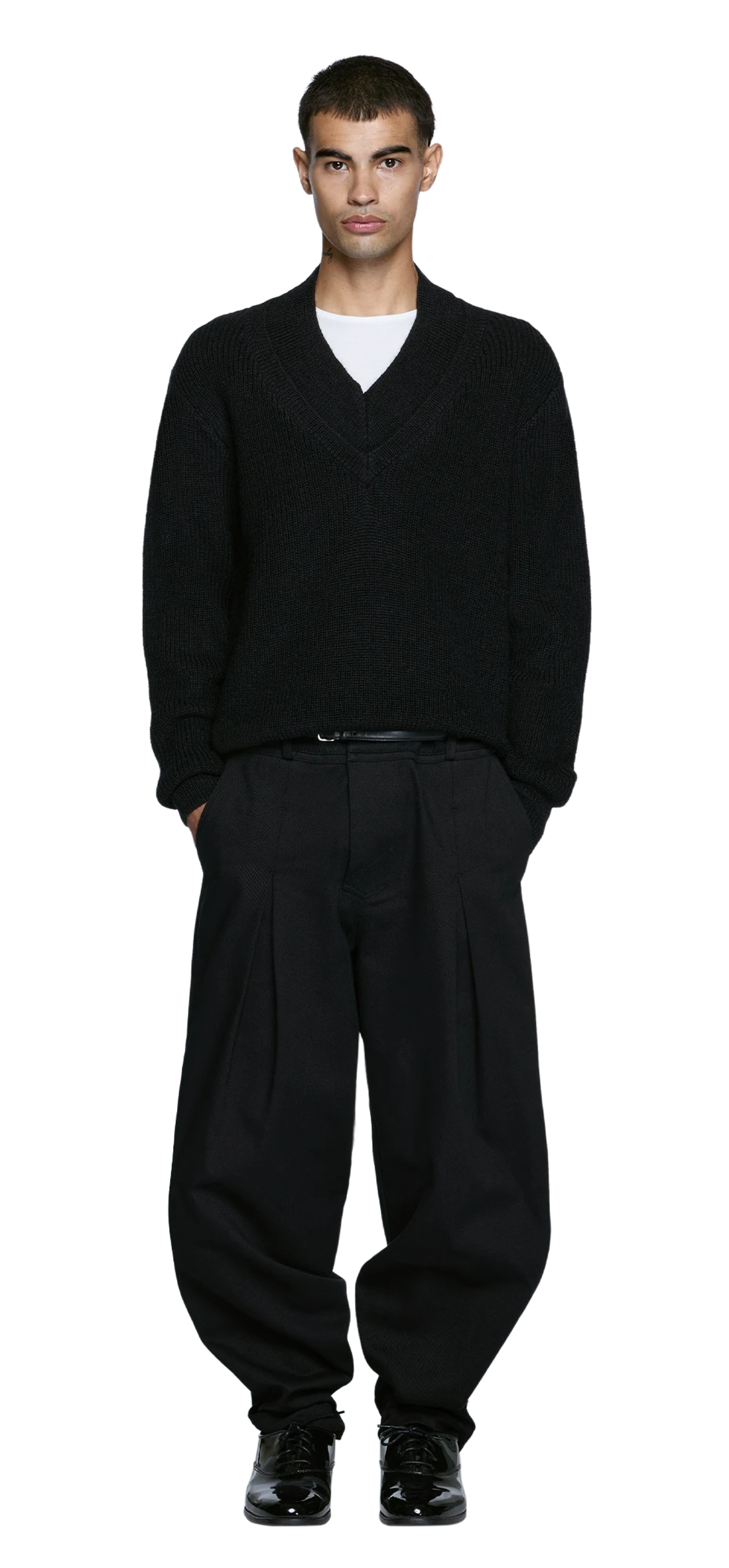 knit-v-neck-black-fw character front view