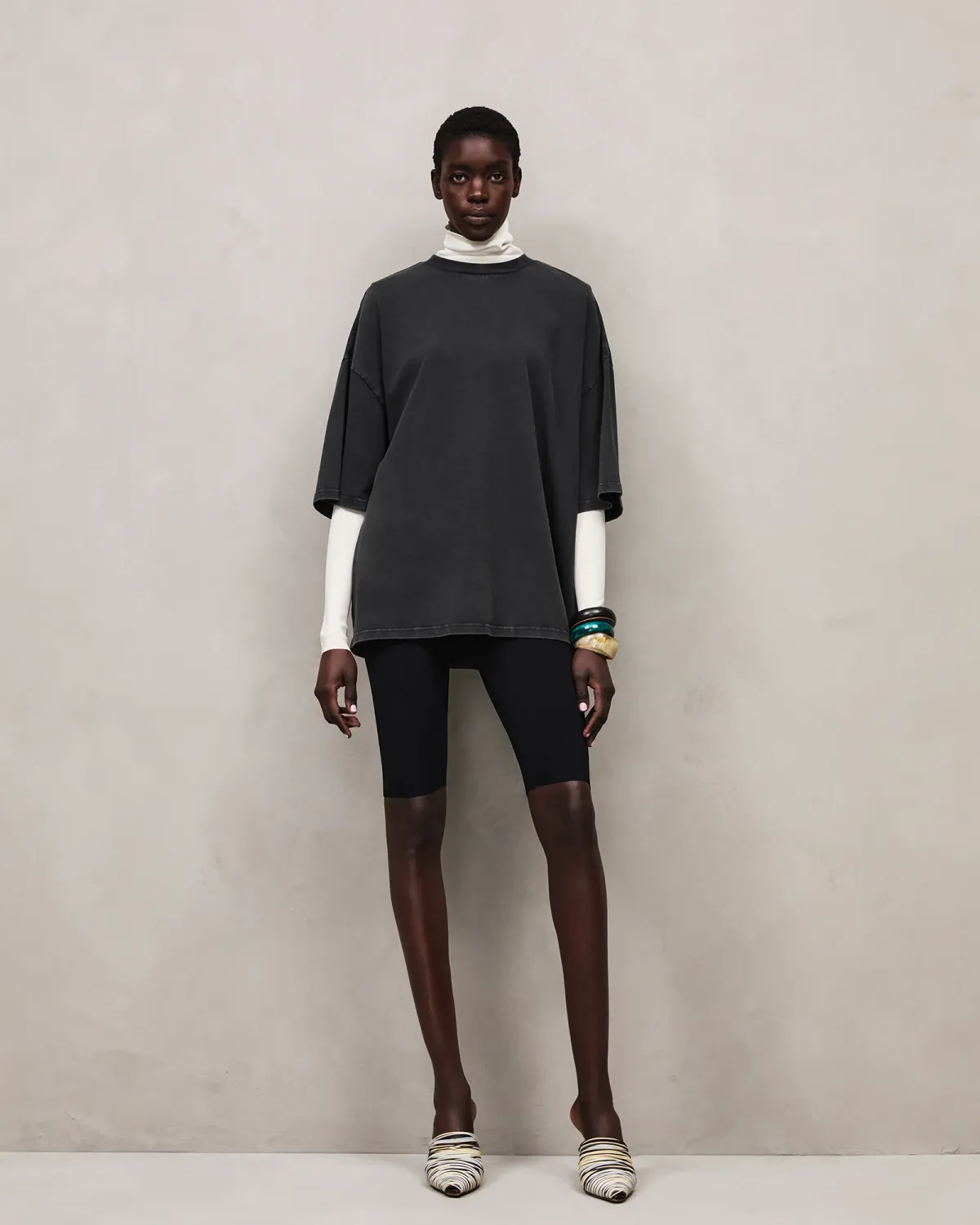heavy boxy tee washed black - entire studios