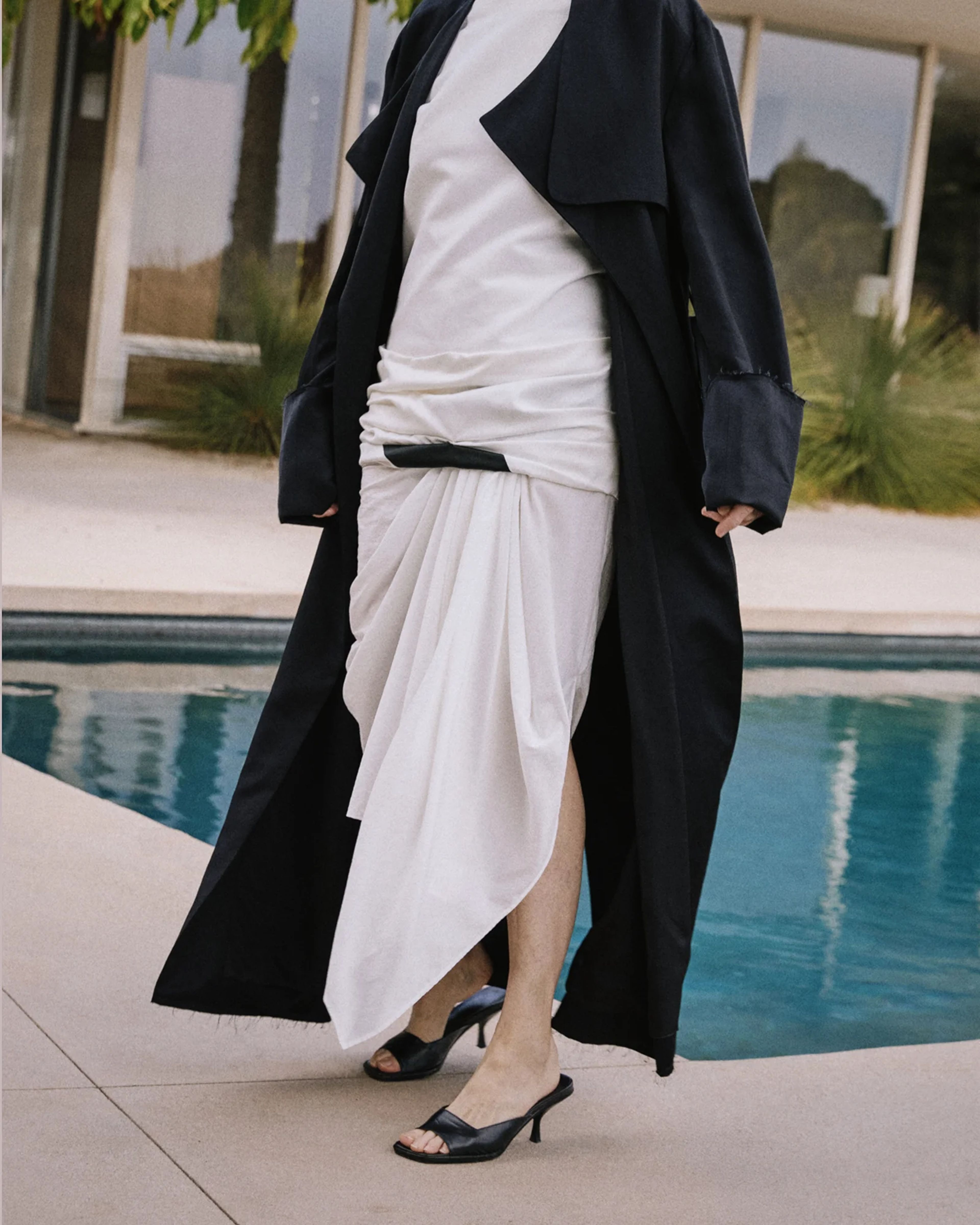 Vela Trench Black - Image 1