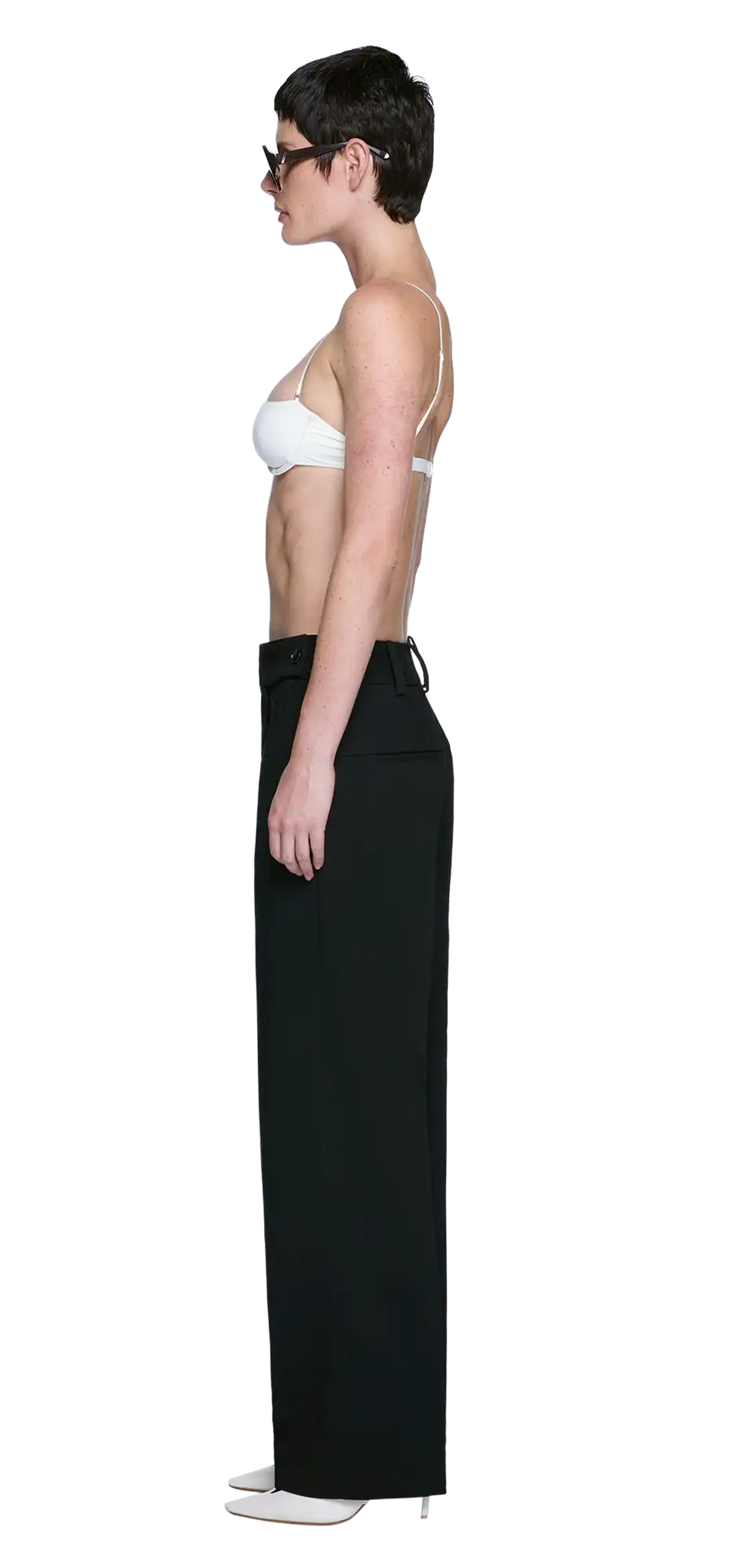 avenue-trouser-black character left view