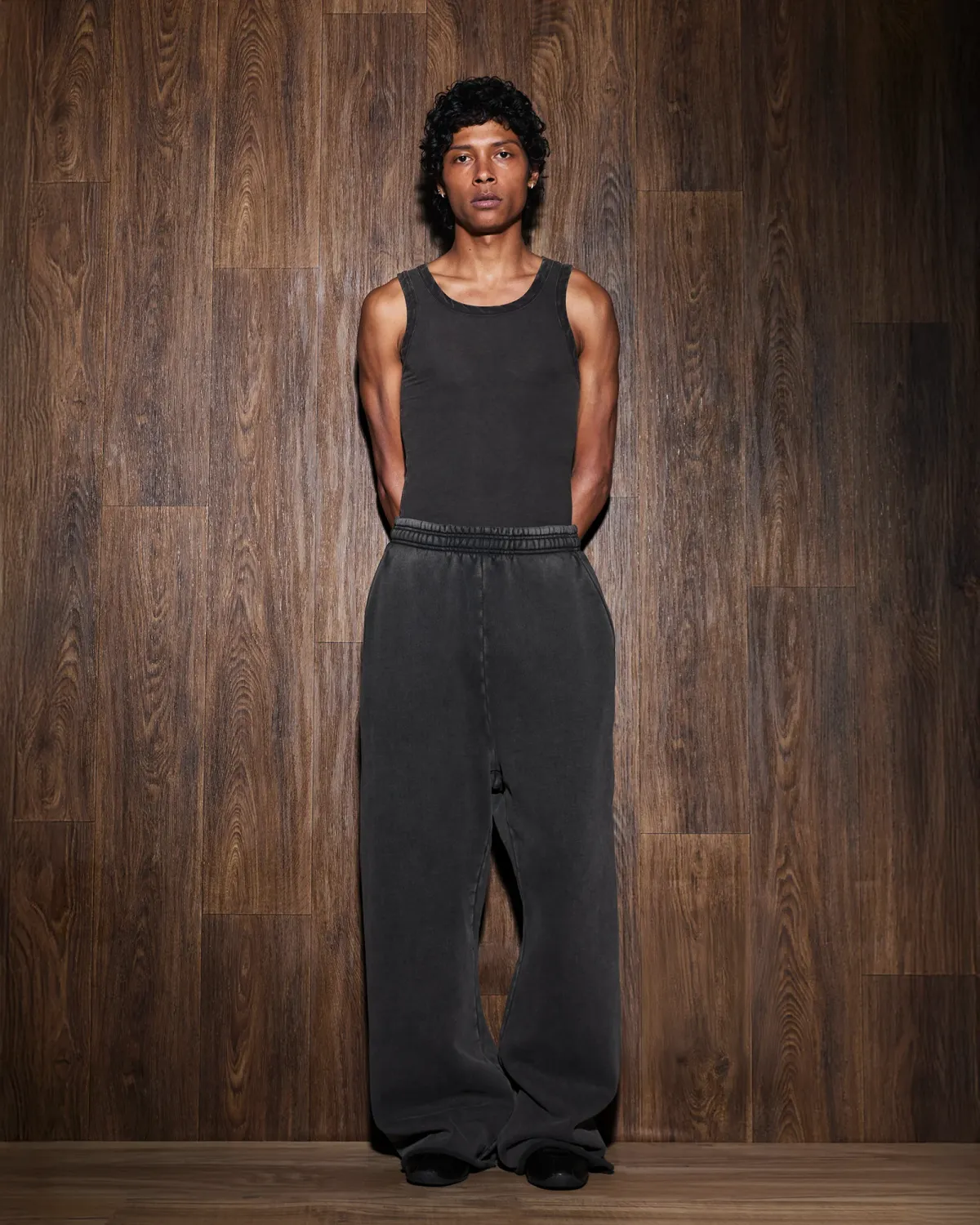 full sweatpant washed black - entire studios