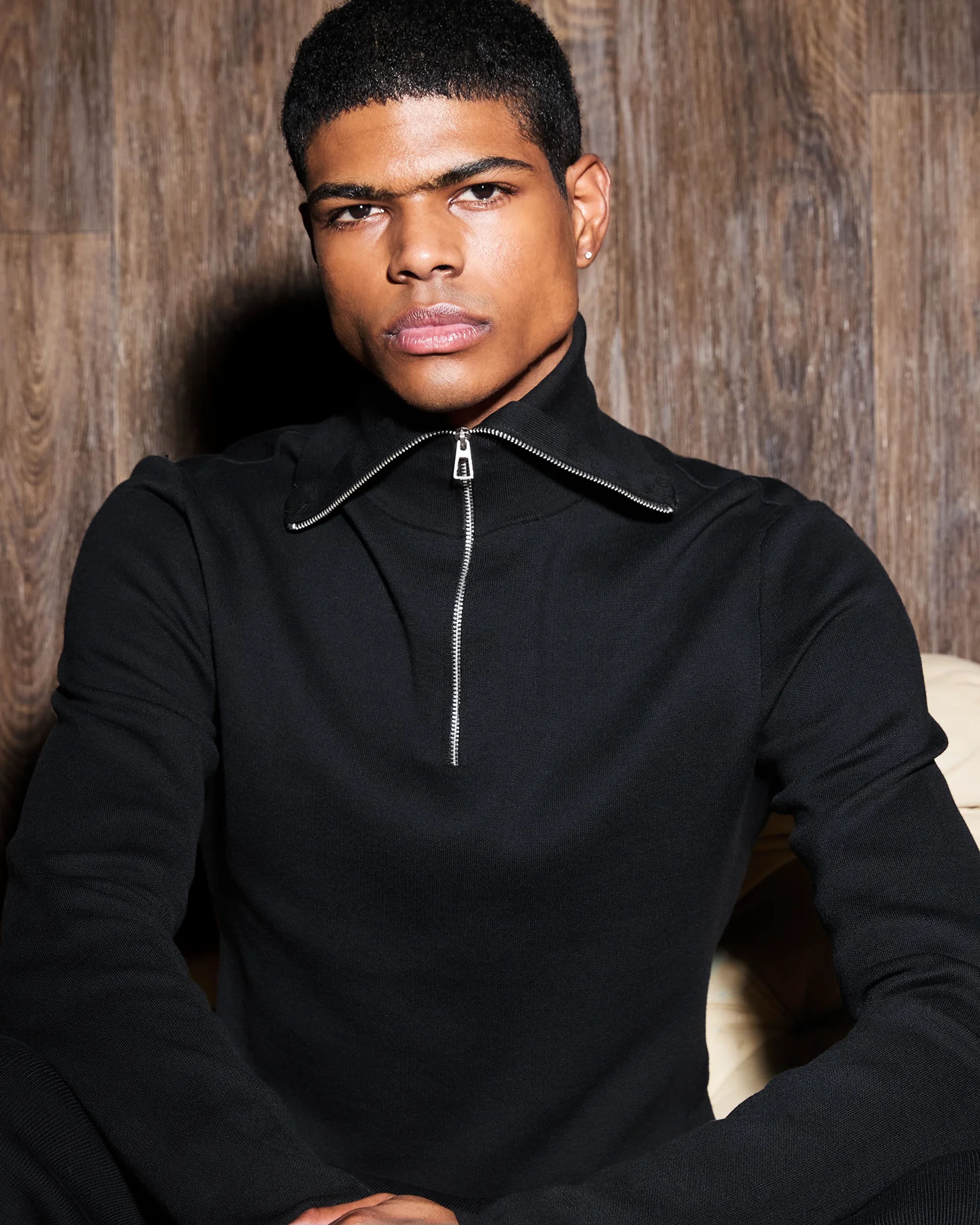 zip-up-turtleneck-black photo model